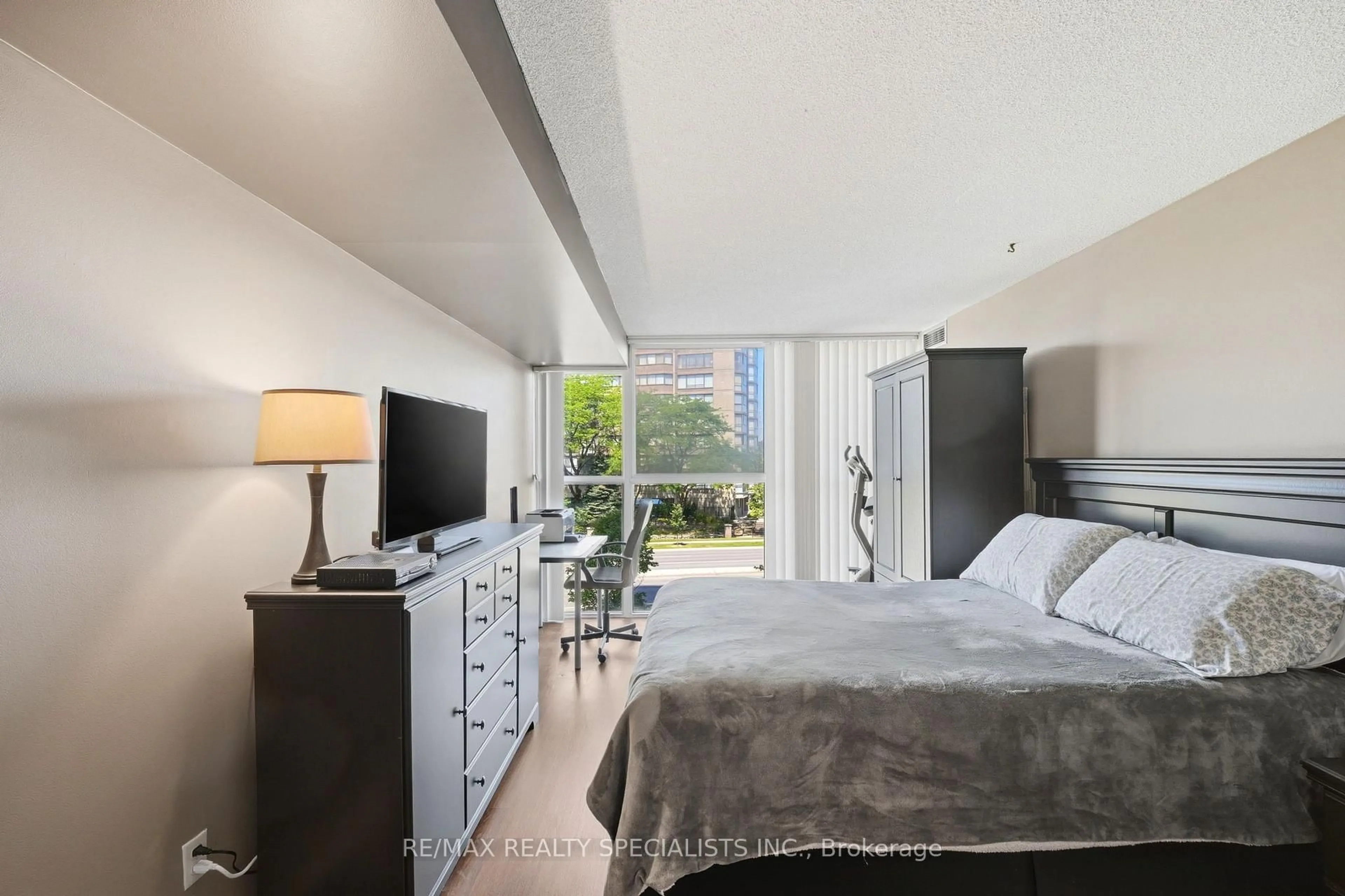 Bedroom with bed, unknown for 4205 Shipp Dr #404, Mississauga Ontario L4Z 2Y9