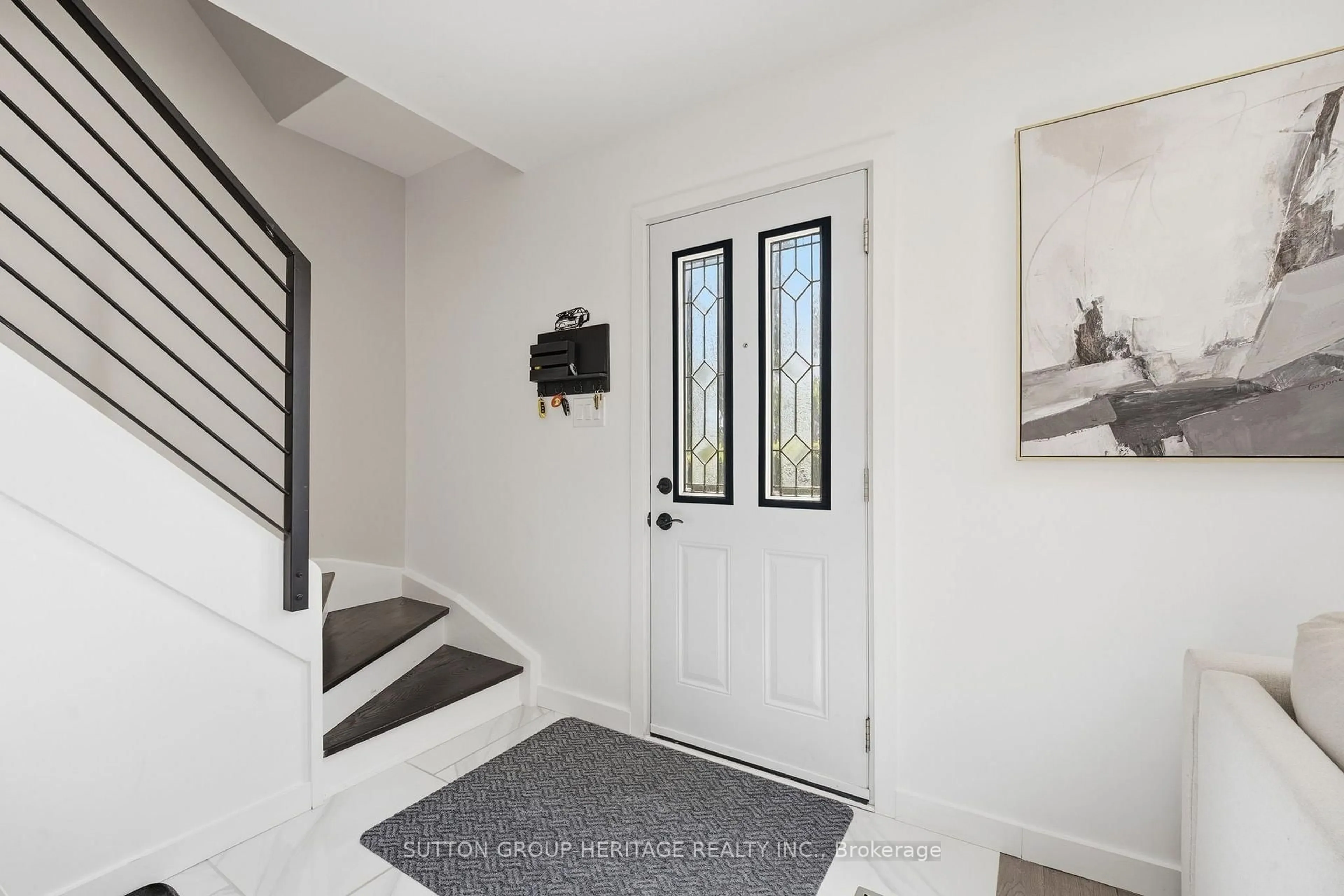 Indoor entryway for 67 Madoc Dr, Brampton Ontario L6V 2A2