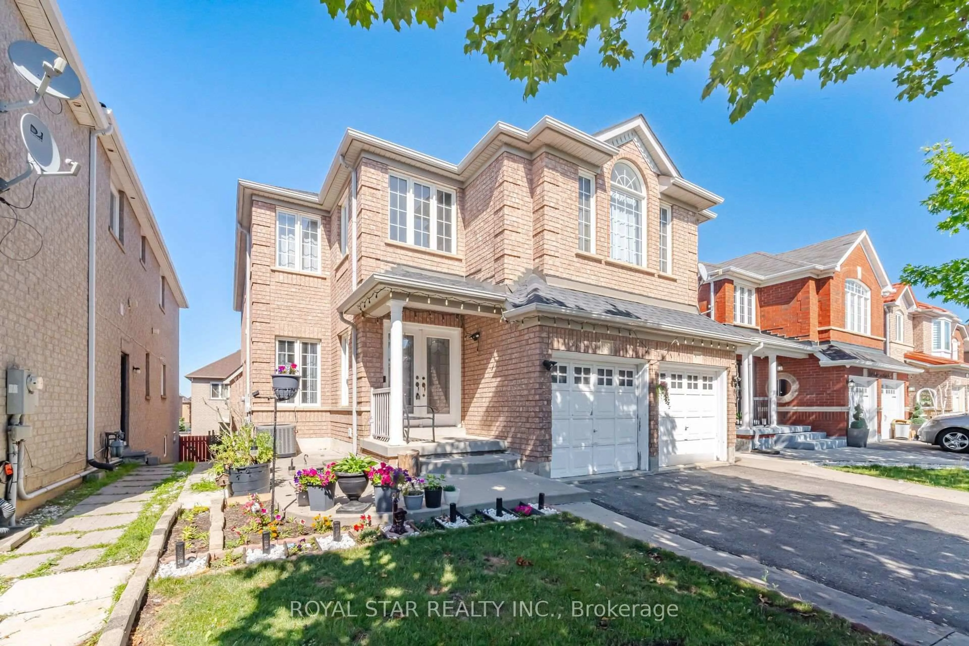 Home with brick exterior material, street for 18 Summer Mist Crt, Brampton Ontario L6R 2Z1