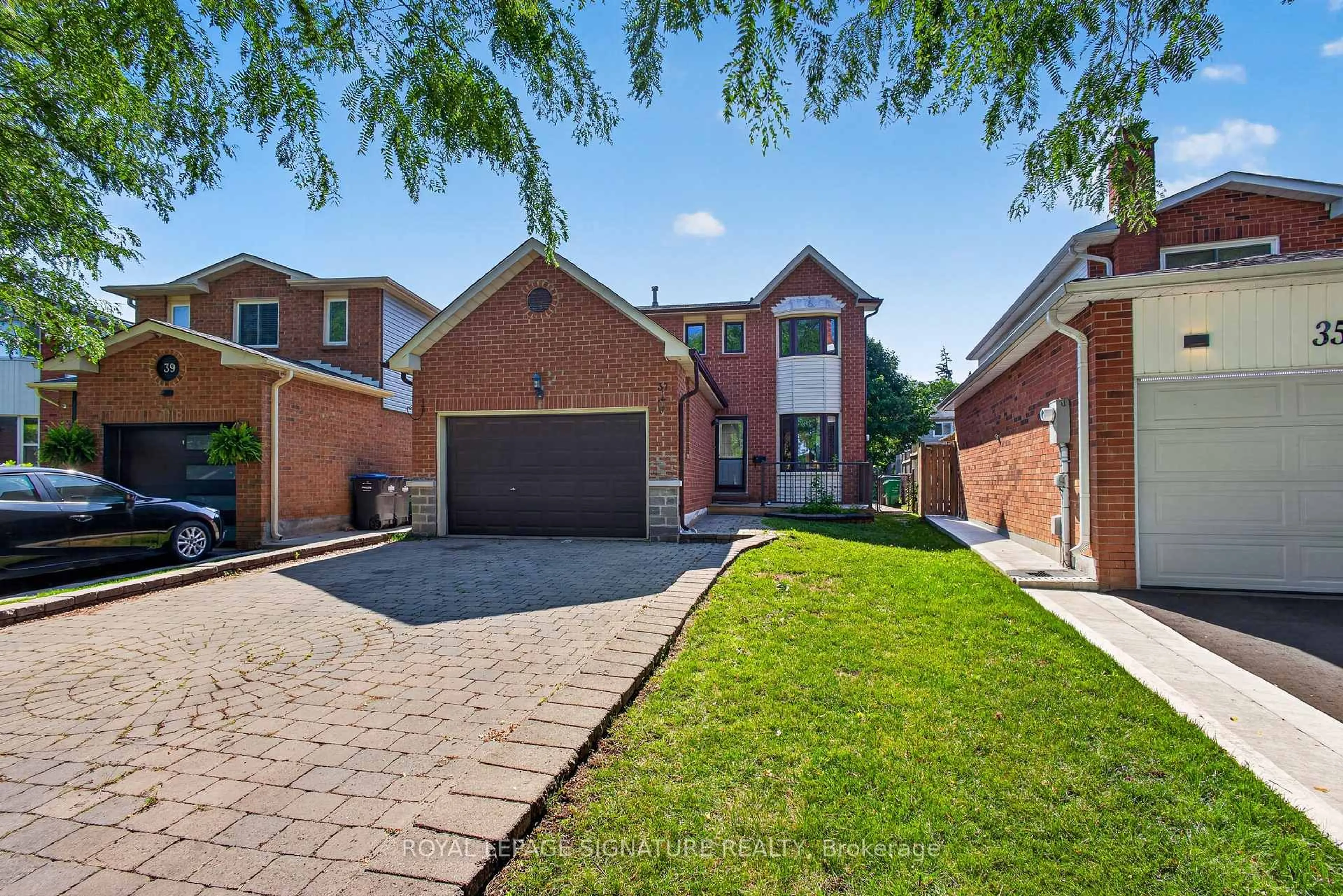 Home with brick exterior material, street for 37 Oleander Cres, Brampton Ontario L6Z 2C1
