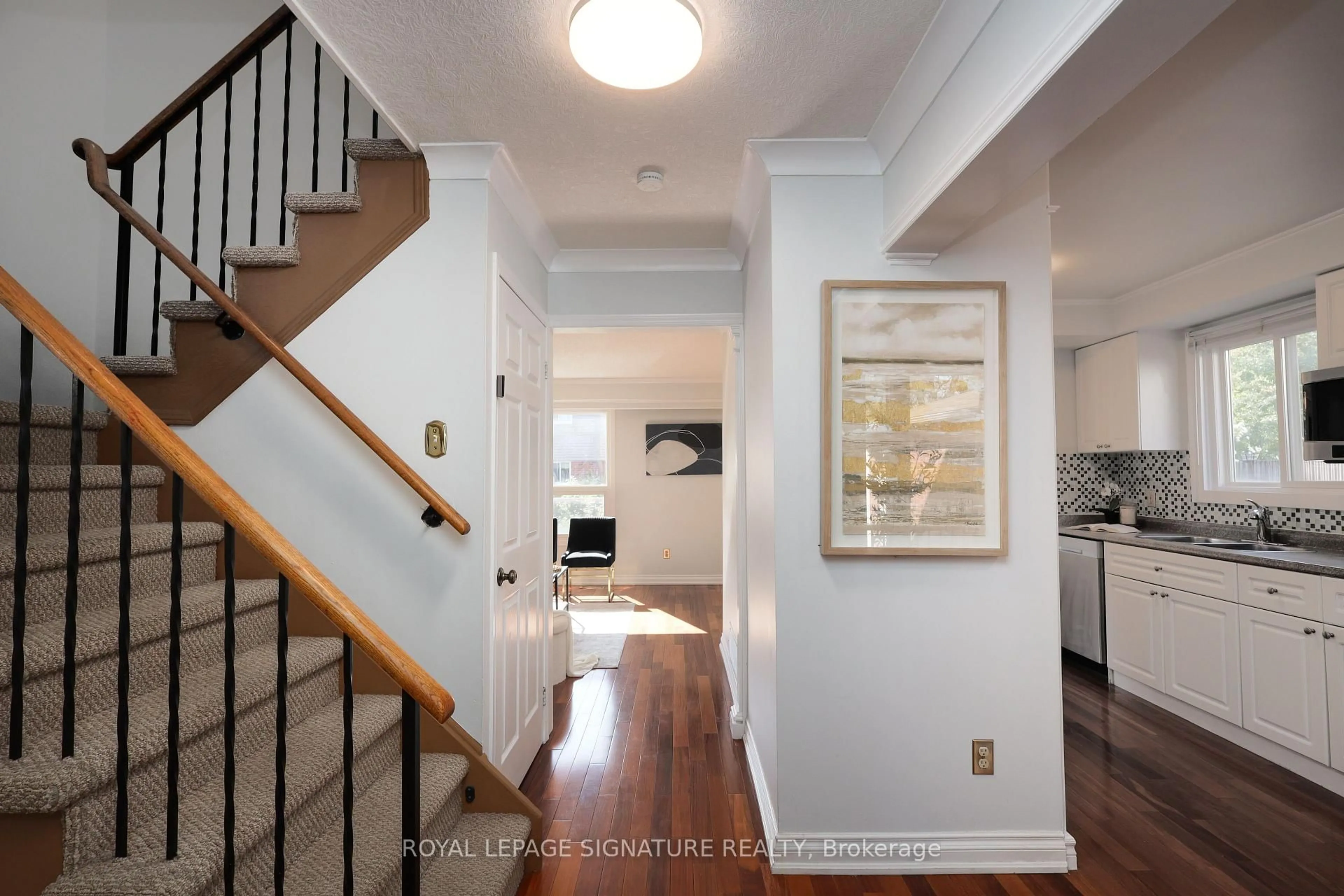 Indoor entryway for 37 Oleander Cres, Brampton Ontario L6Z 2C1