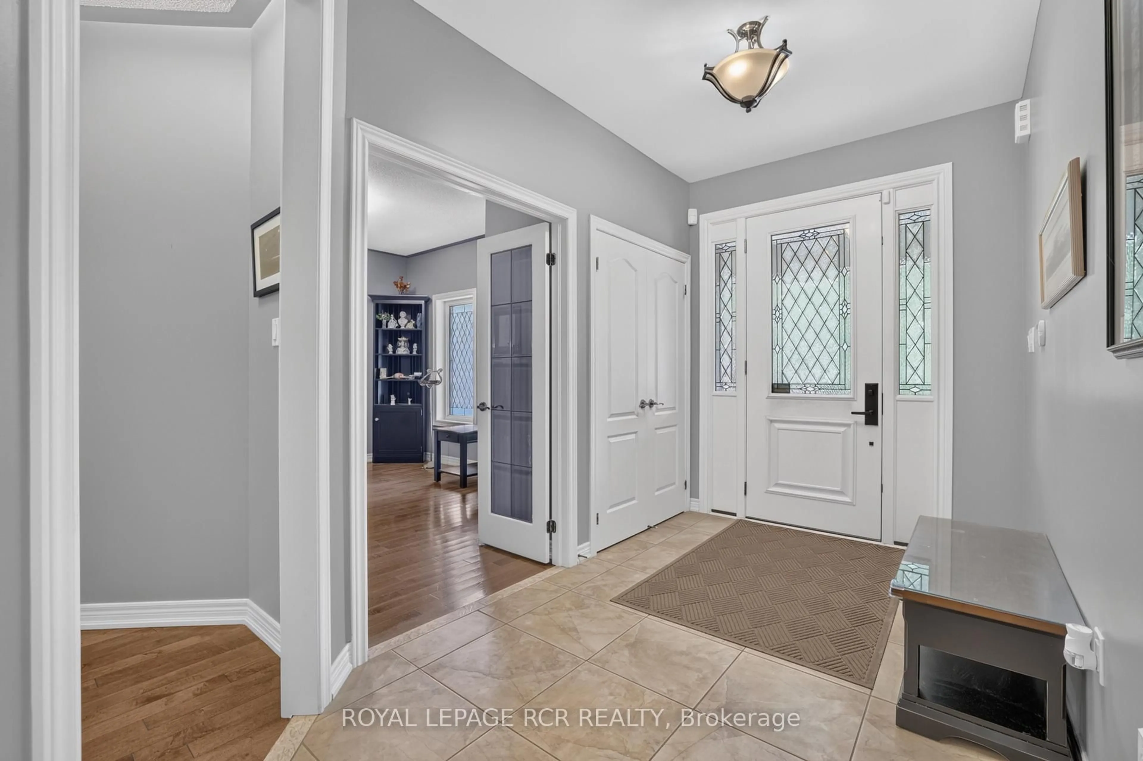 Indoor entryway for 30 Borland Cres, Caledon Ontario L7C 3M4