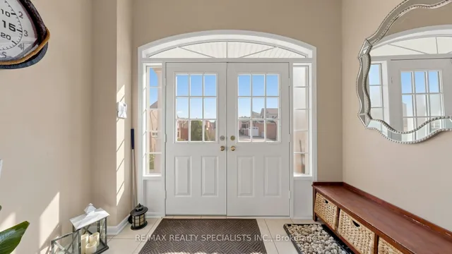 193 Queen Mary Dr, Brampton 5