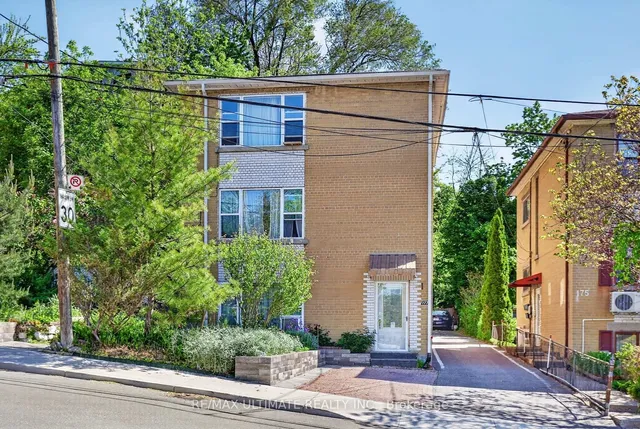 177 Varsity Rd, Toronto 2