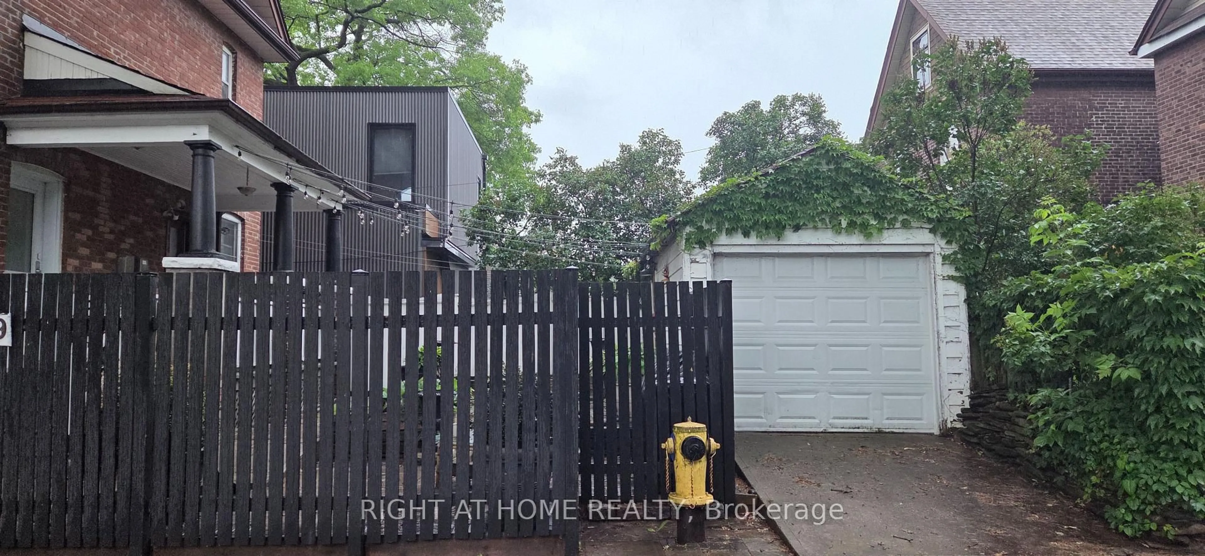 Shed for 179 Gilmour Ave, Toronto Ontario M6P 3B2