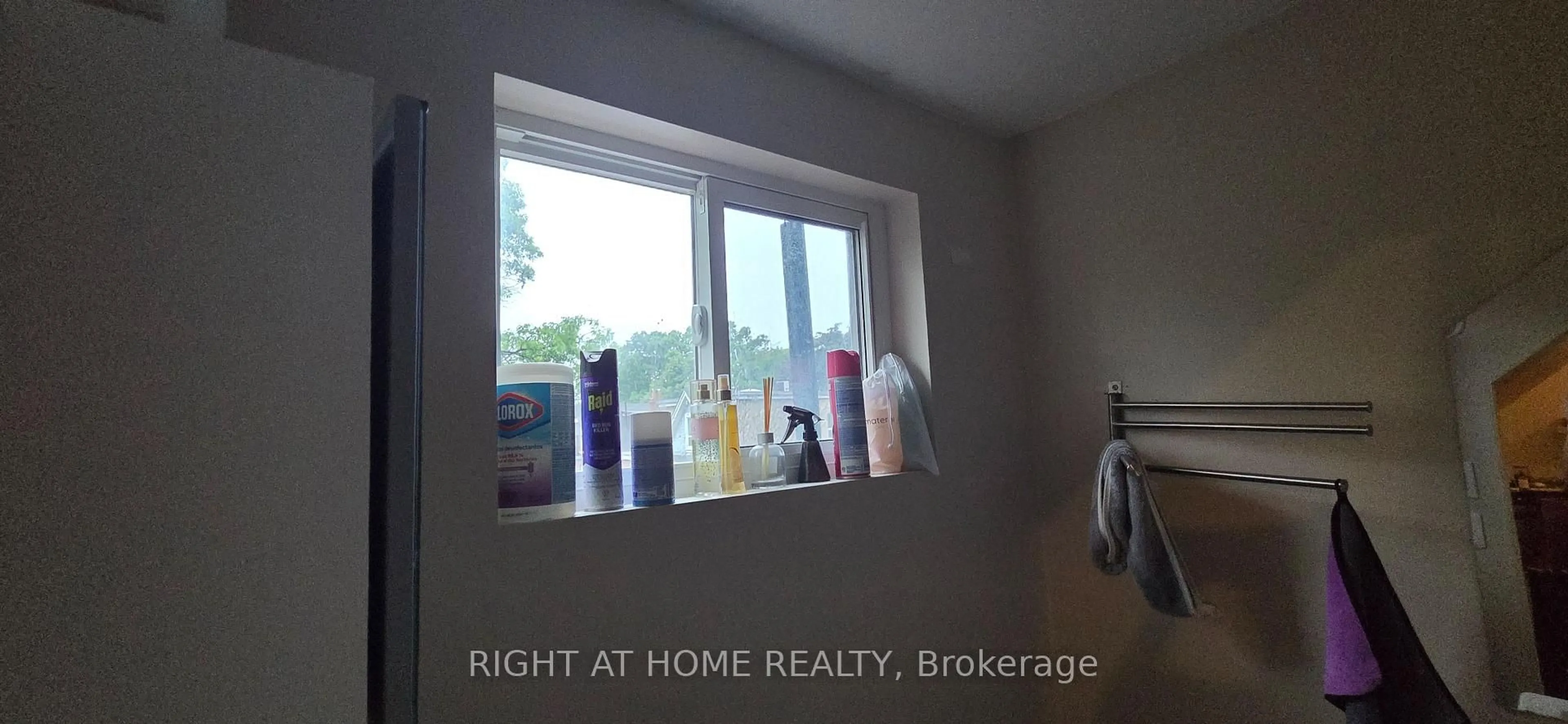 A pic of a room for 179 Gilmour Ave, Toronto Ontario M6P 3B2