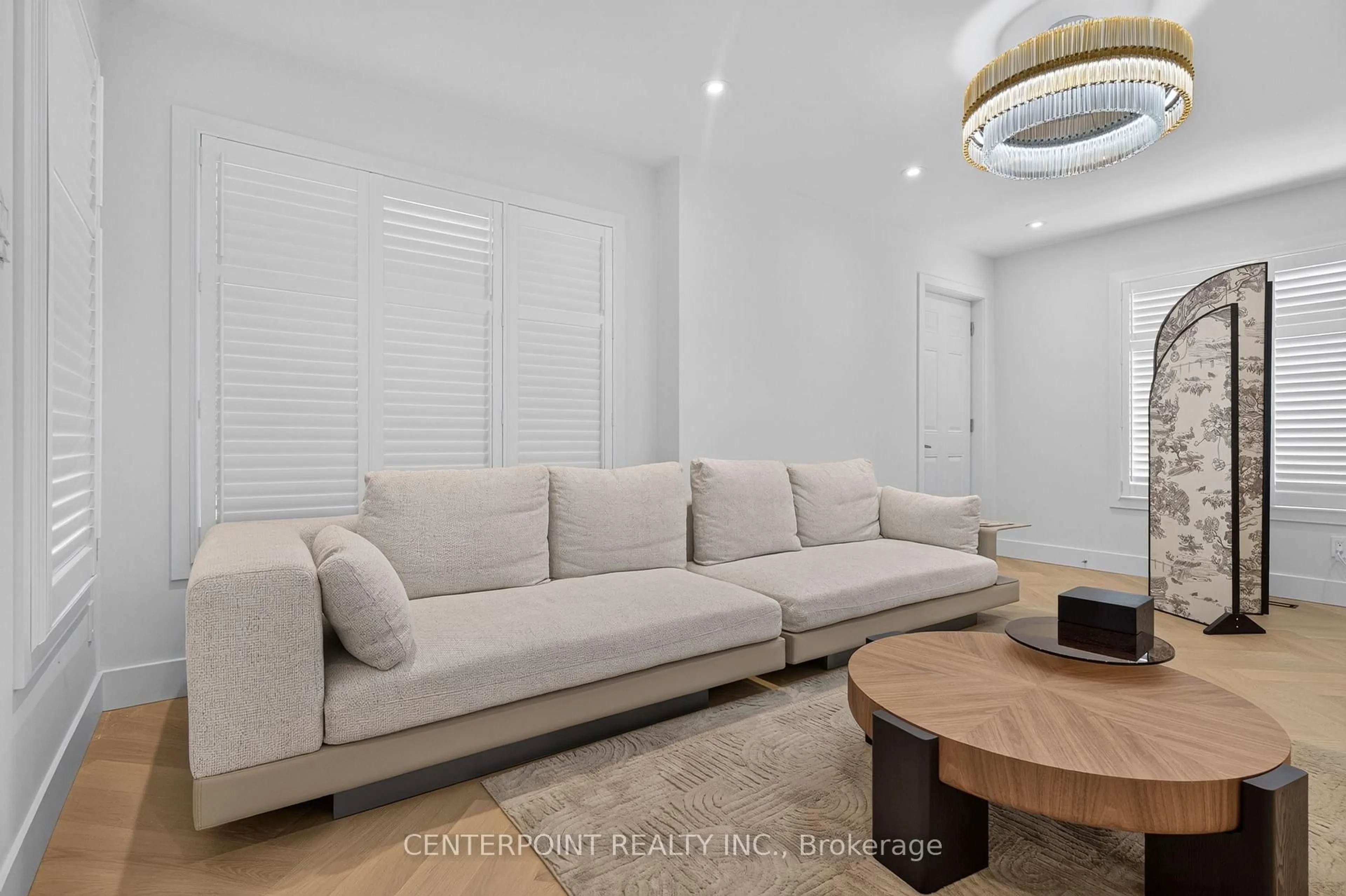 Living room with furniture, unknown for 1073 Grandeur Cres, Oakville Ontario L6H 4B6