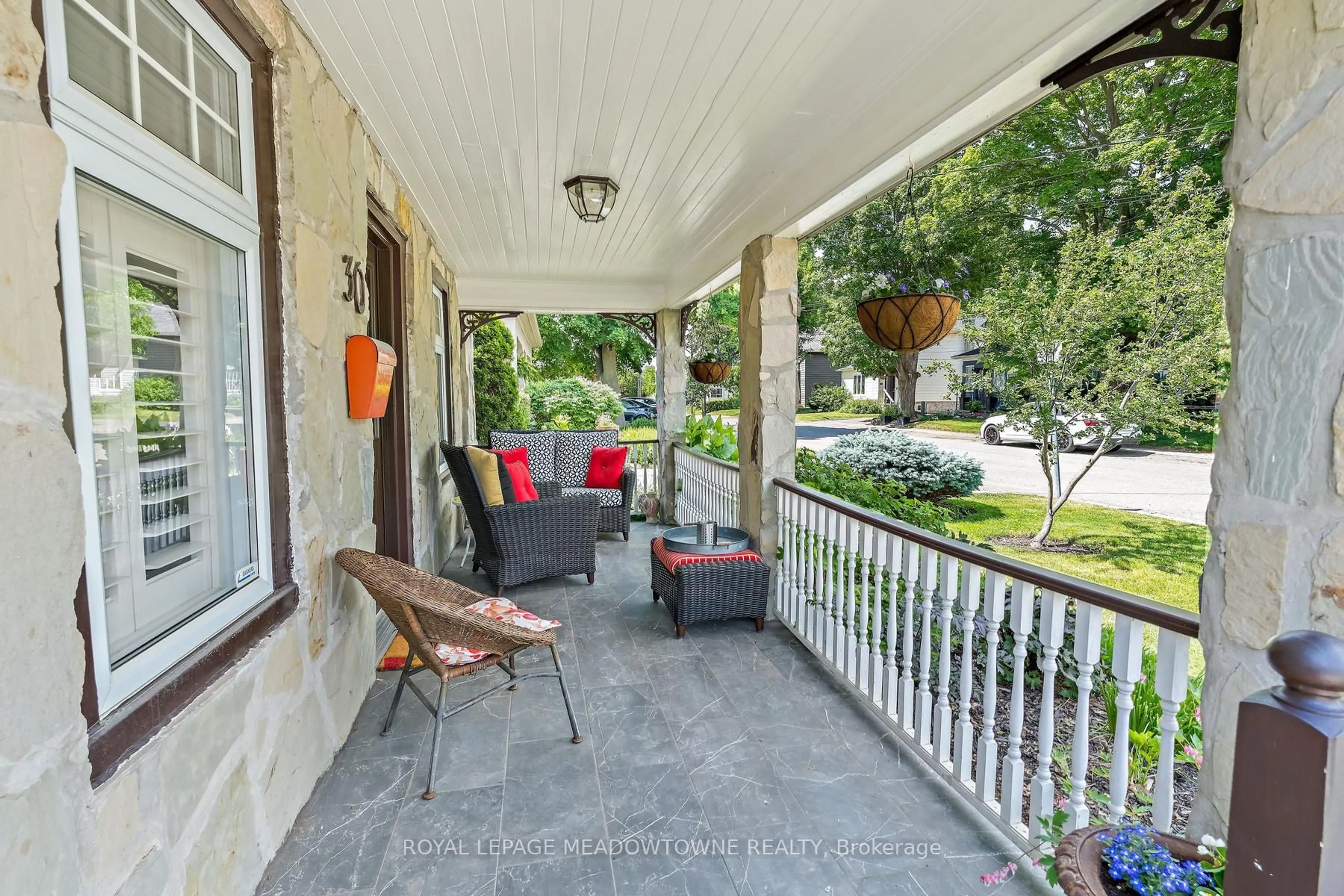 Patio, street for 30 Victoria St, Halton Hills Ontario L7G 3N6