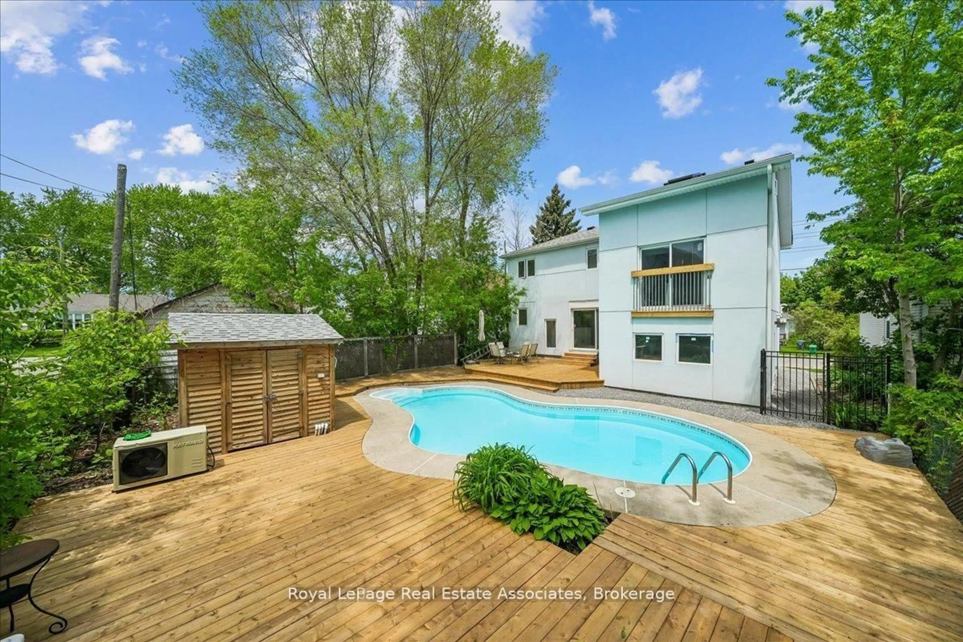 Pool for 1168 Canterbury Rd, Mississauga Ontario L5G 4A2
