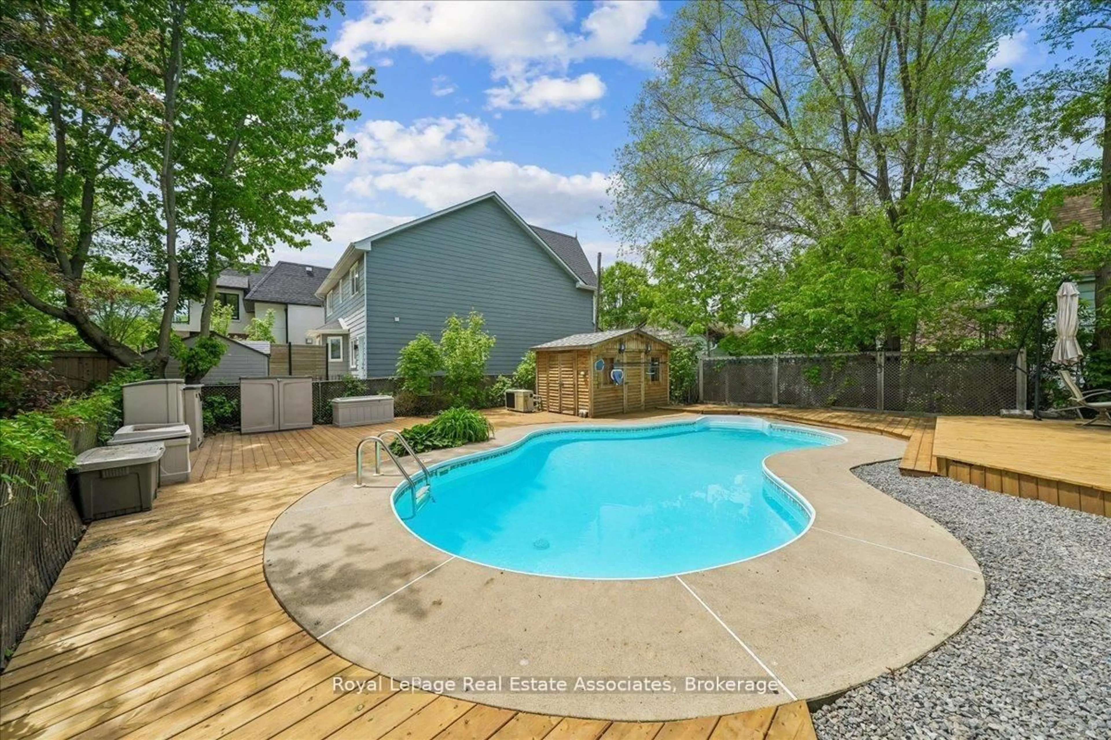 Pool for 1168 Canterbury Rd, Mississauga Ontario L5G 4A2