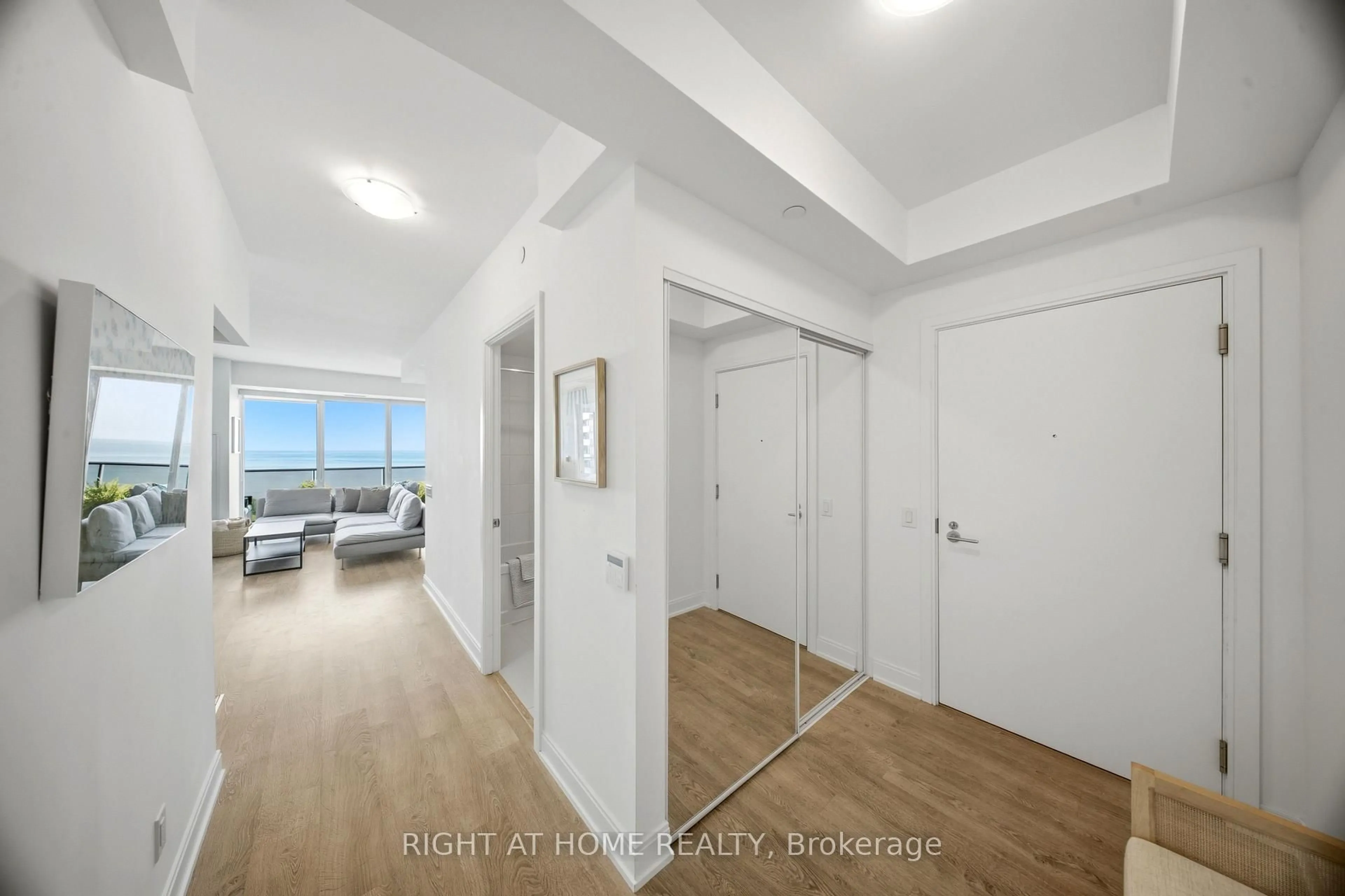 Indoor entryway for 70 Annie Craig Dr #2605, Toronto Ontario M8V 0G2