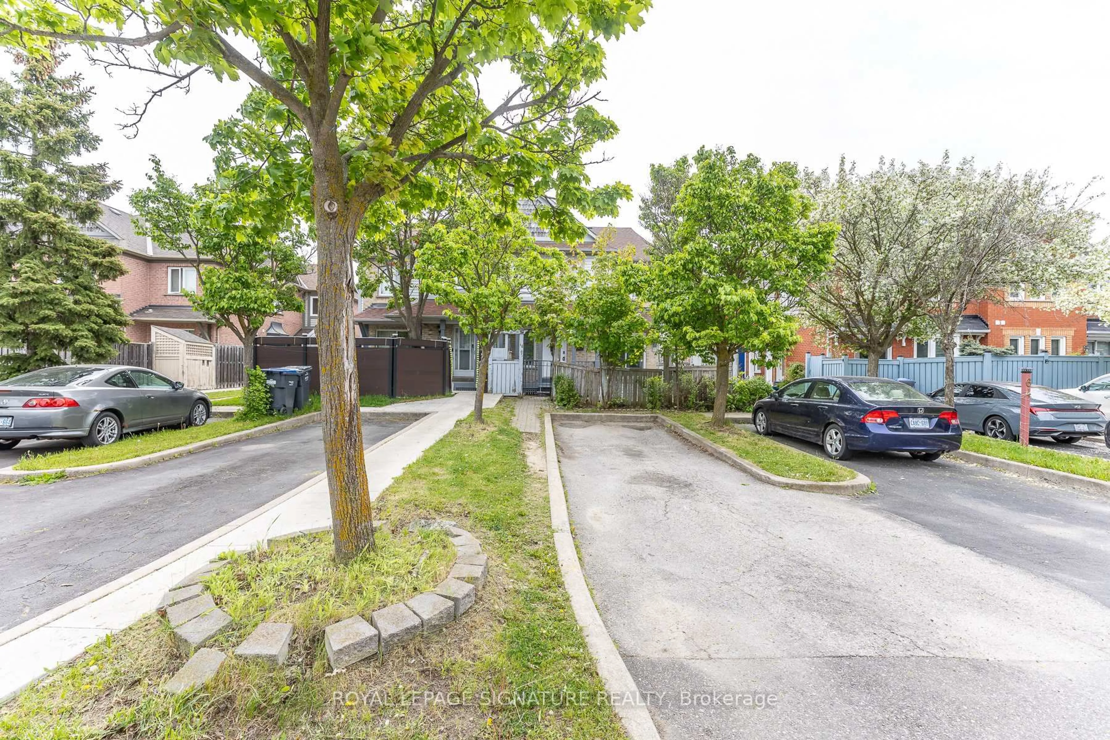 A pic from outside/outdoor area/front of a property/back of a property/a pic from drone, street for 60 Blue Spruce St, Brampton Ontario L6R 1C3
