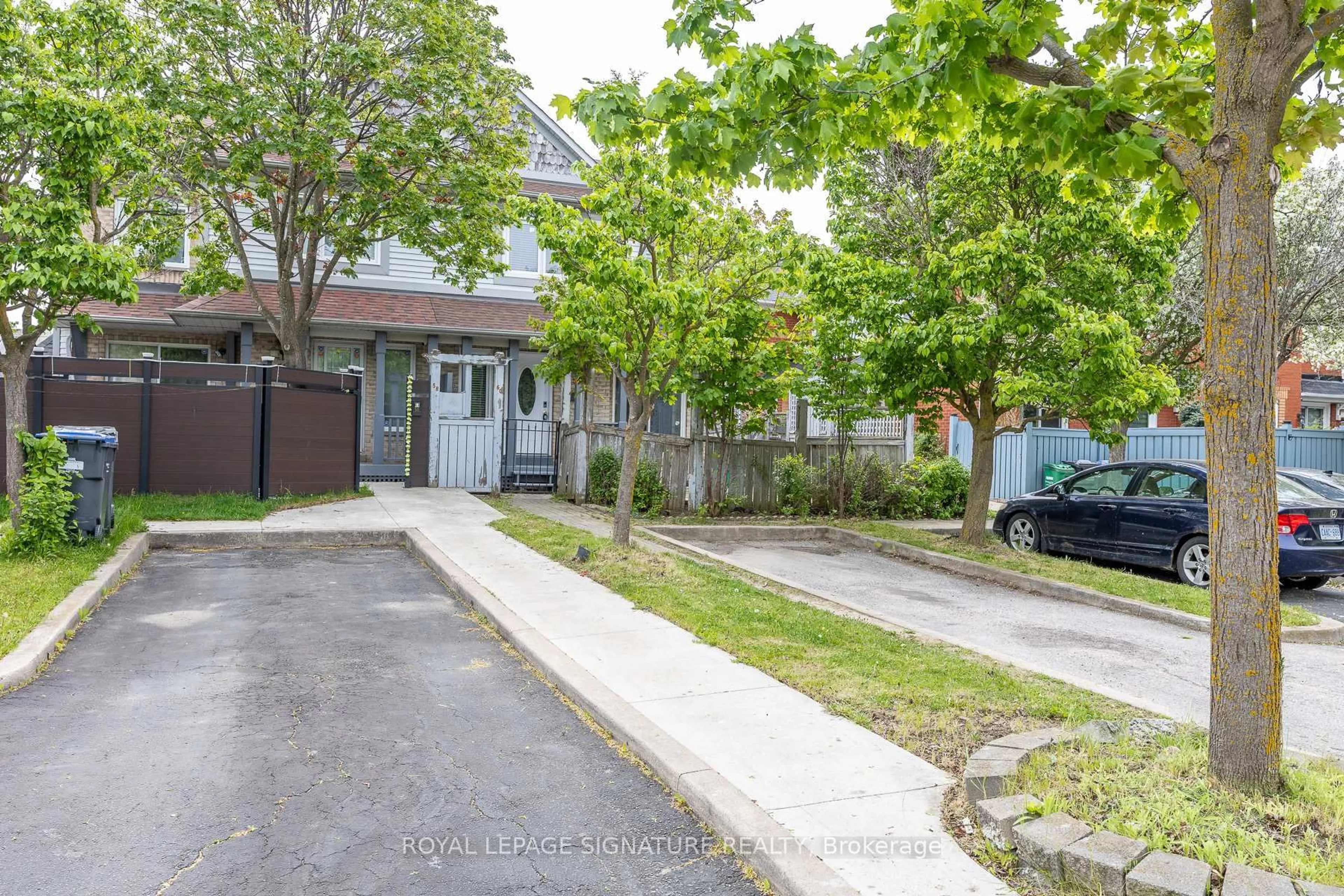 Unknown for 60 Blue Spruce St, Brampton Ontario L6R 1C3