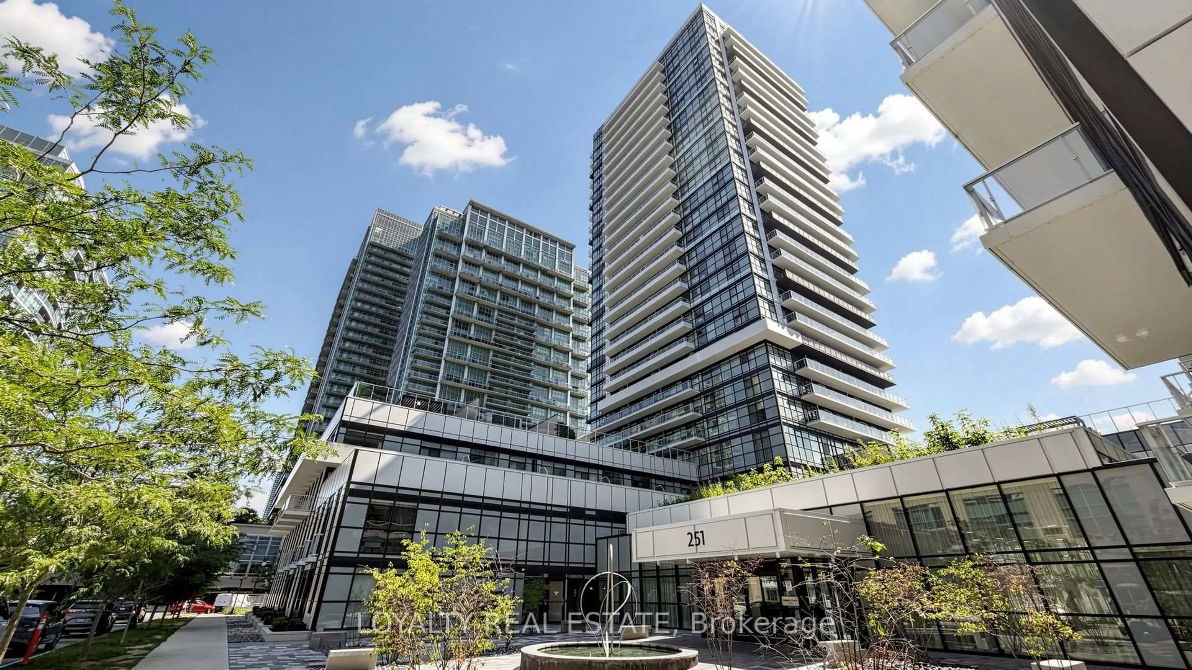 Indoor foyer for 251 Manitoba St #2709, Toronto Ontario M8Y 0C7