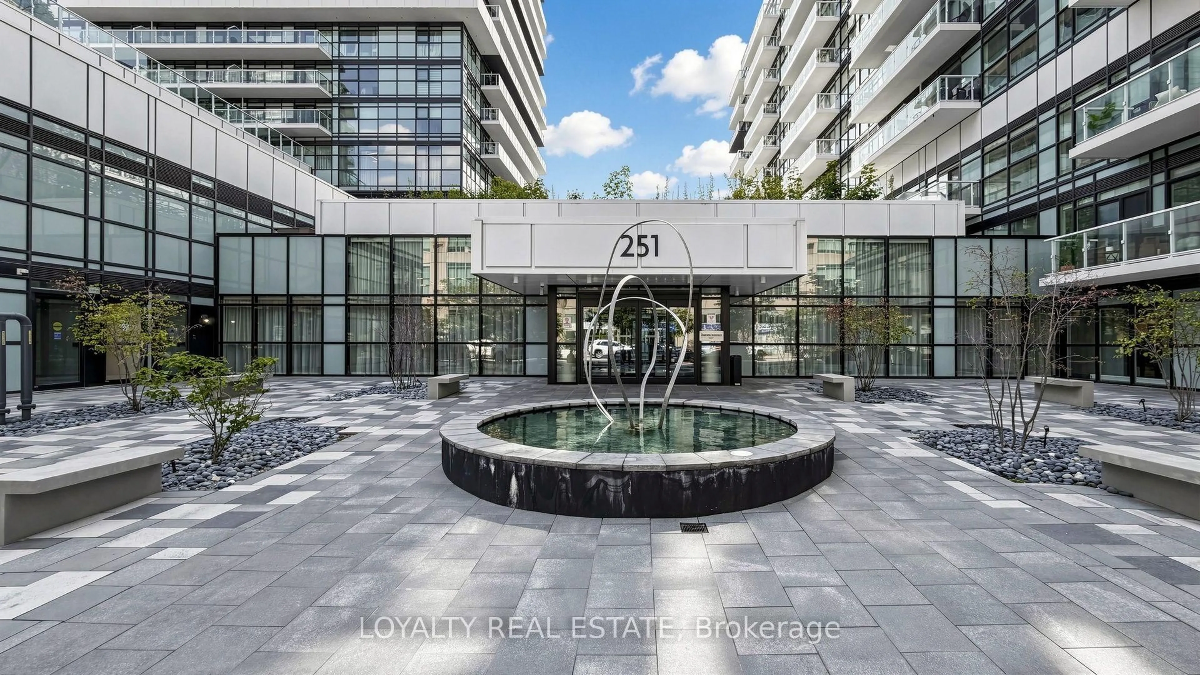 Indoor foyer for 251 Manitoba St #2709, Toronto Ontario M8Y 0C7