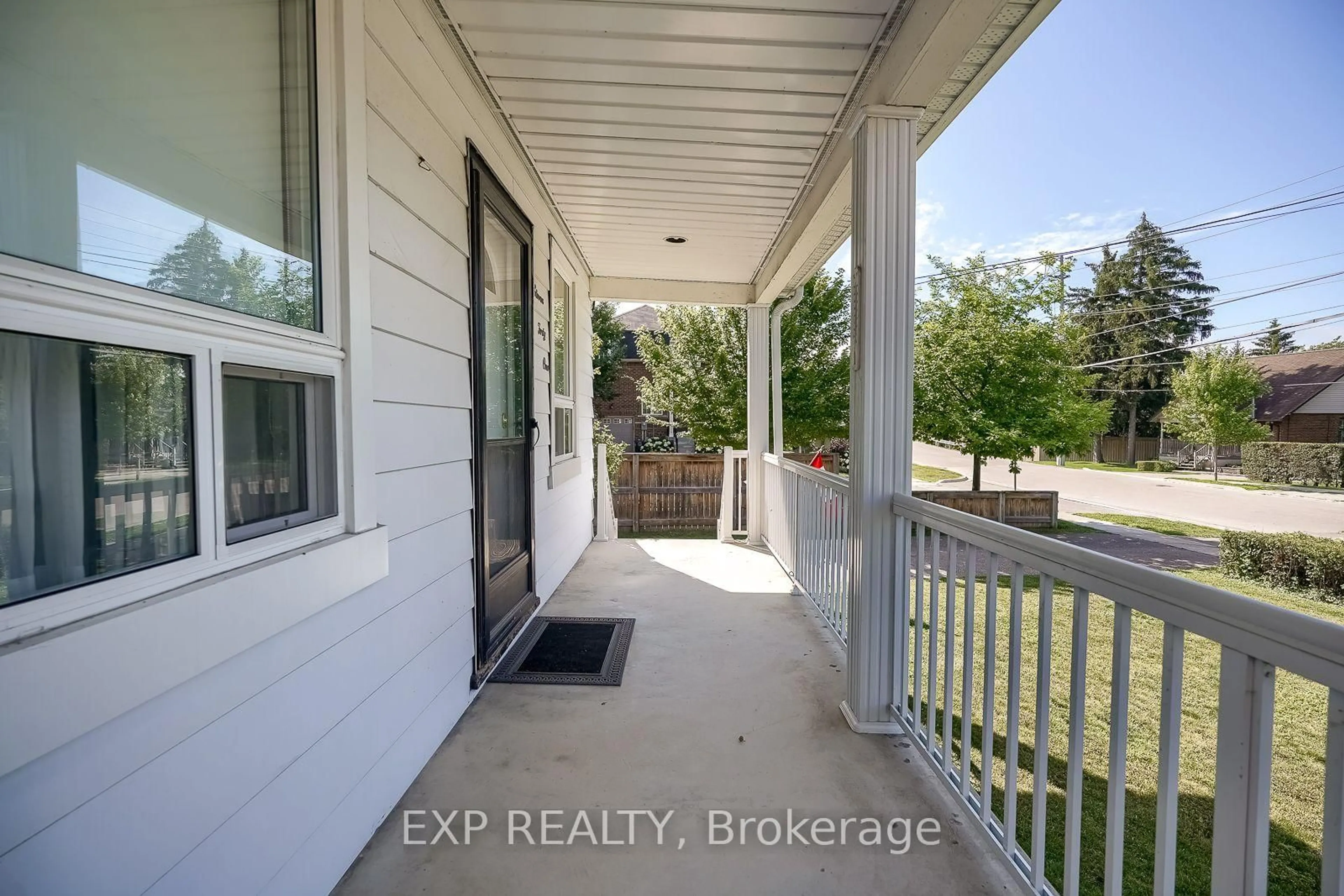 Indoor entryway for 1141 Haig Blvd, Mississauga Ontario L5E 2M6