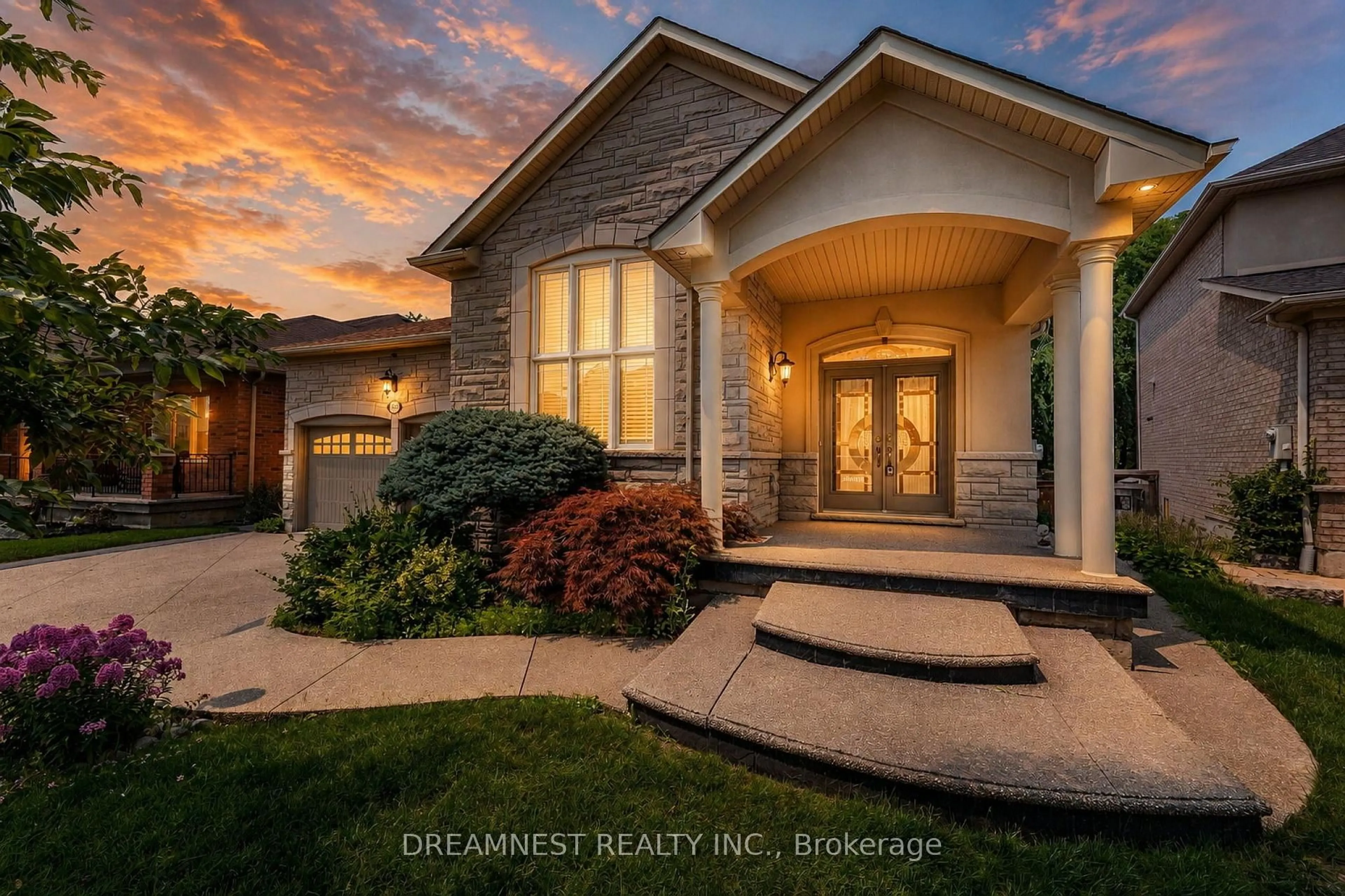 Indoor entryway for 1515 Stewart Cres, Milton Ontario L9T 6P8