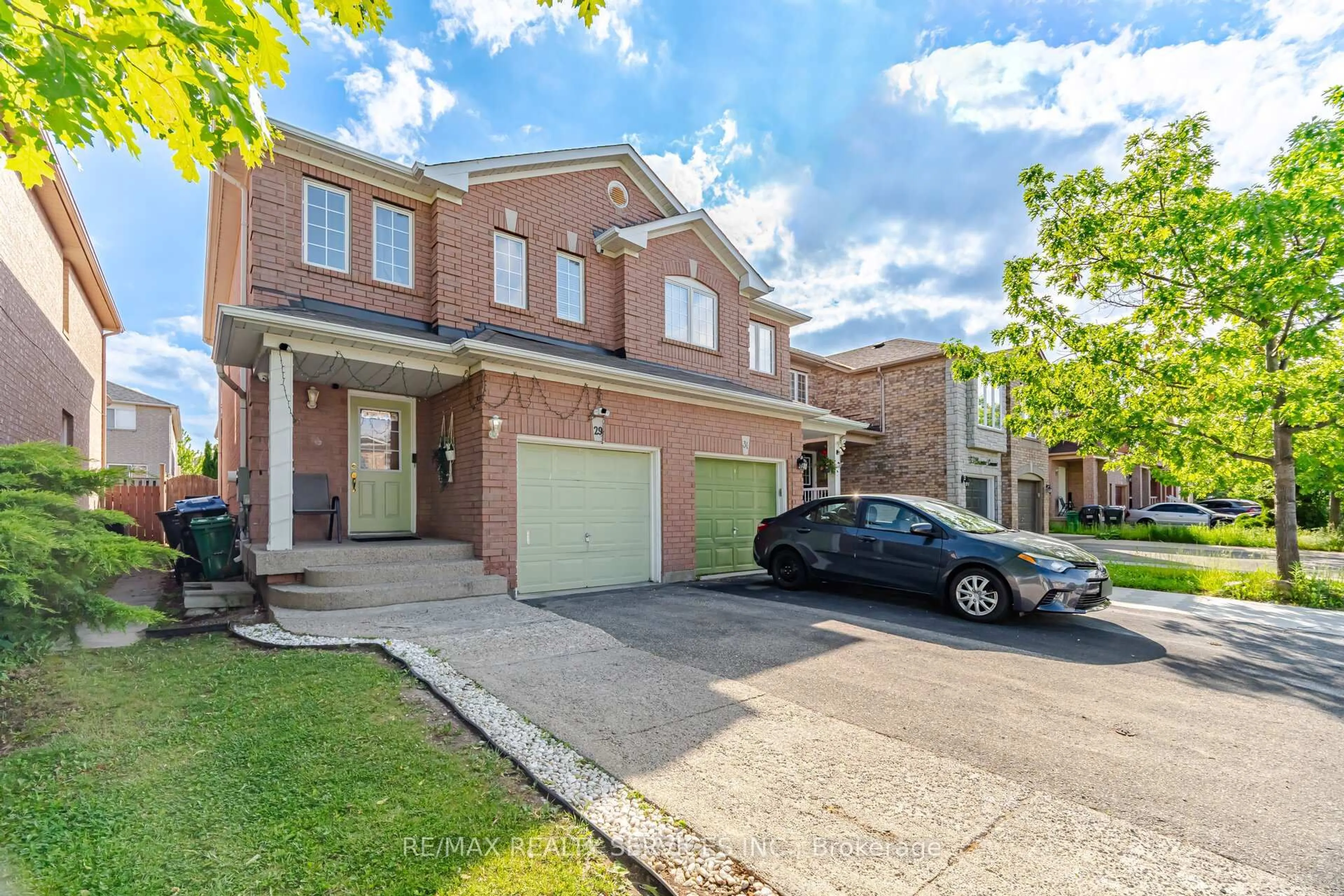 Unknown for 29 Lonestar Cres, Brampton Ontario L7A 2H9