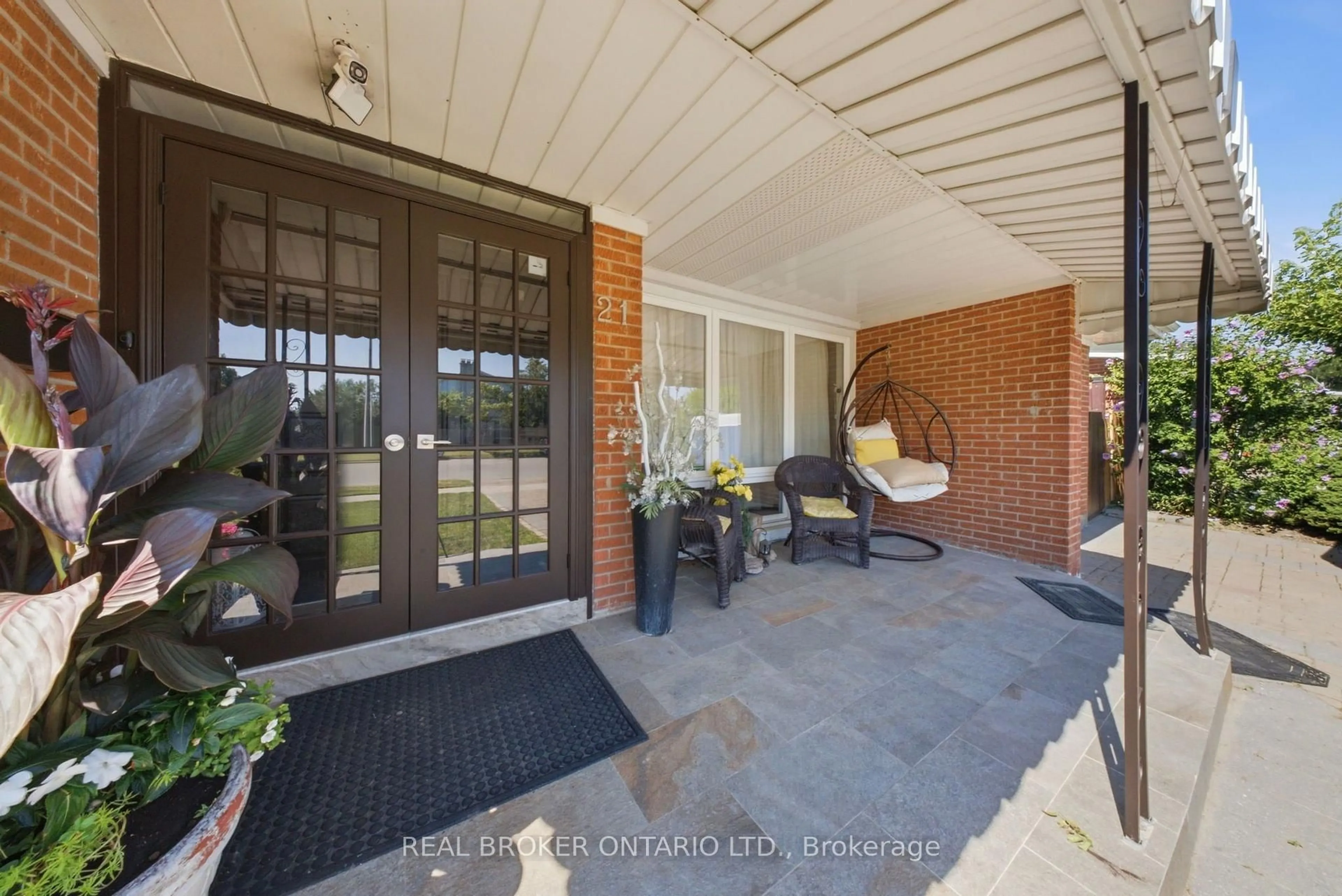 Patio, street for 21 Kendleton Dr, Toronto Ontario M9V 1T9