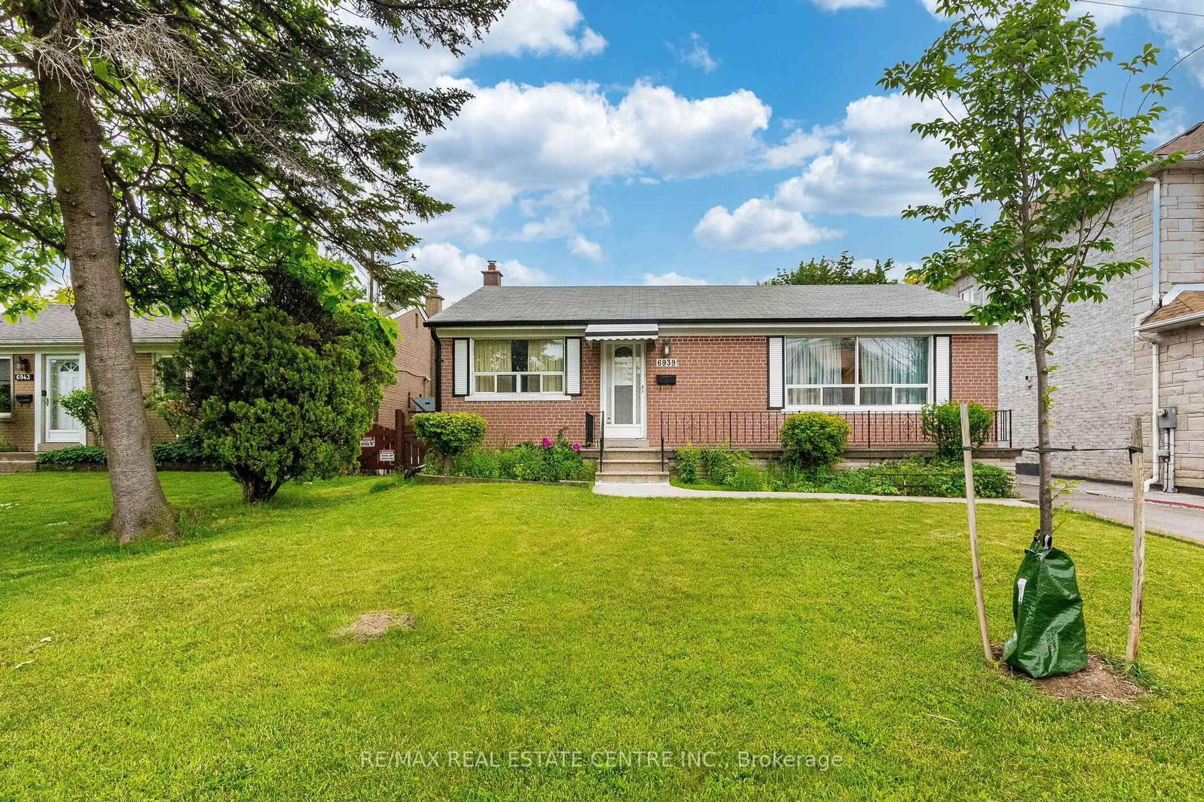 Unknown for 6939 Justine Dr, Mississauga Ontario L4T 1M4