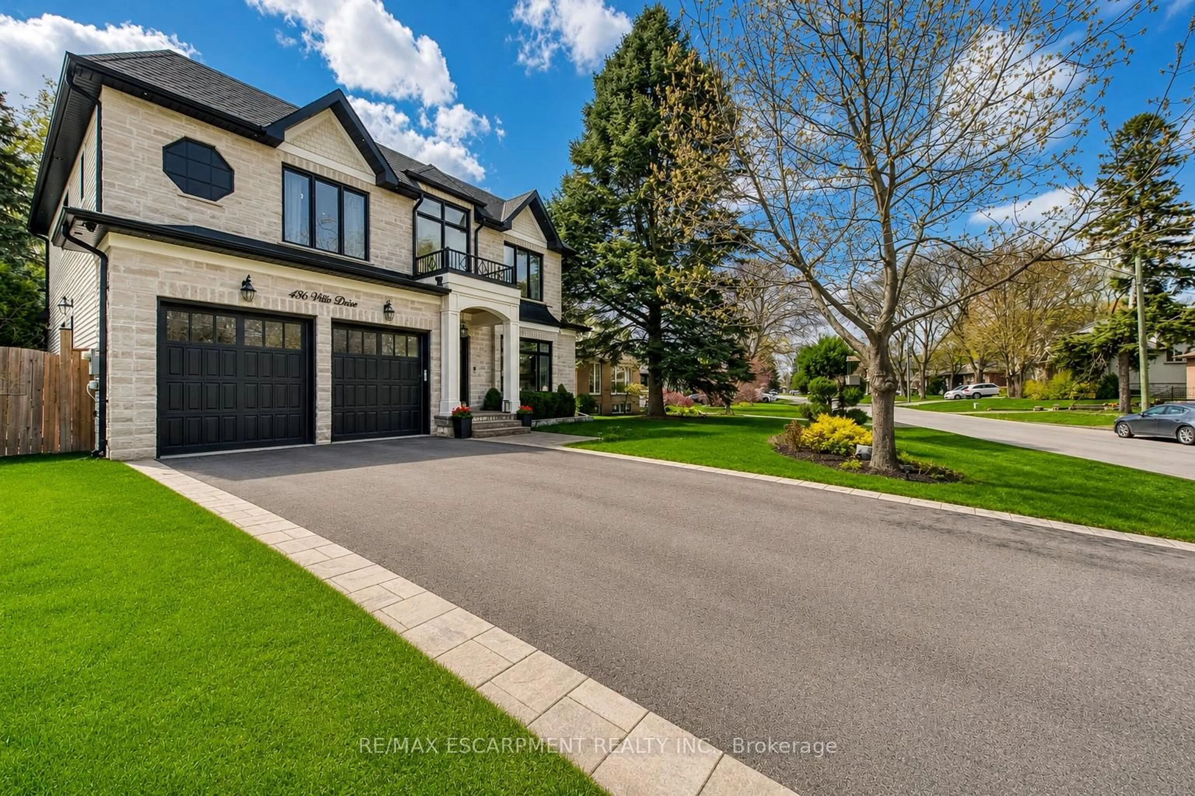 Home with brick exterior material, street for 436 WILLIS Dr, Oakville Ontario L6L 4V5