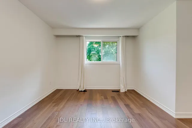 323 Warminster Dr, Oakville 5