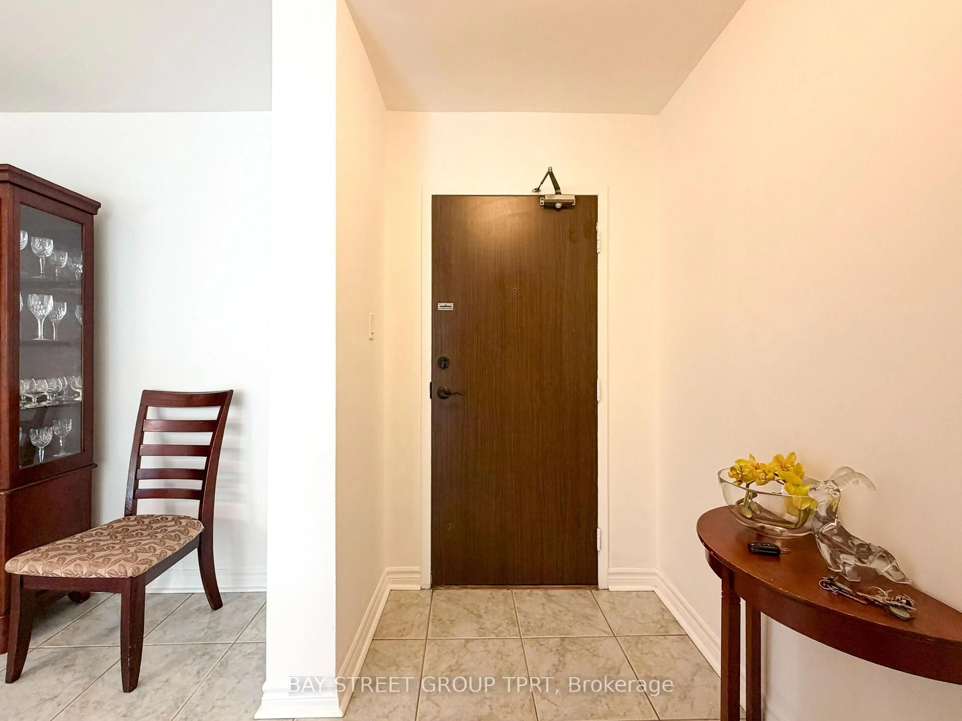 Indoor entryway for 9 Four Winds Dr #208, Toronto Ontario M3J 2S8
