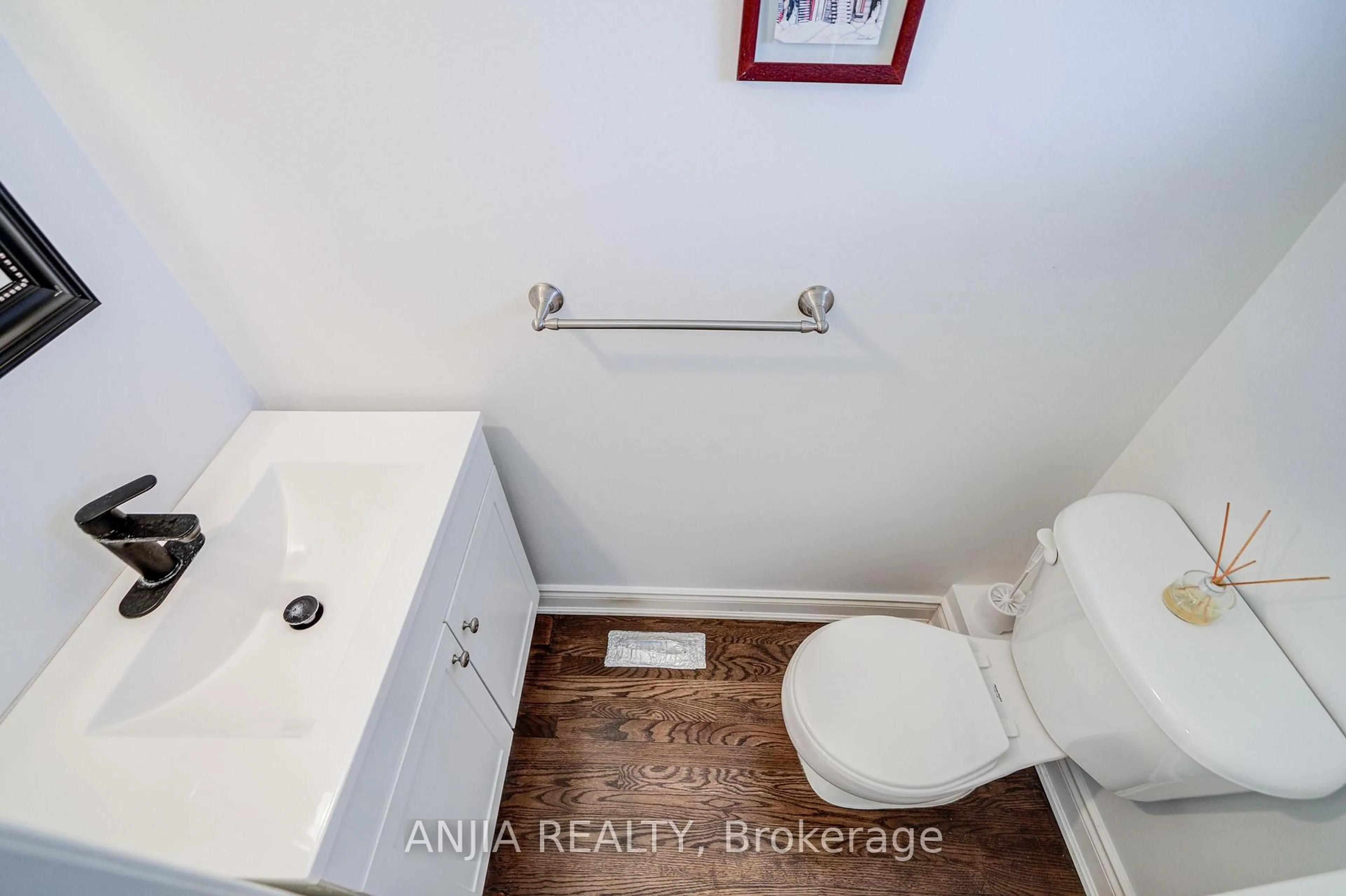 A pic of a room for 3360 Council Ring Rd #64, Mississauga Ontario L5L 2E4