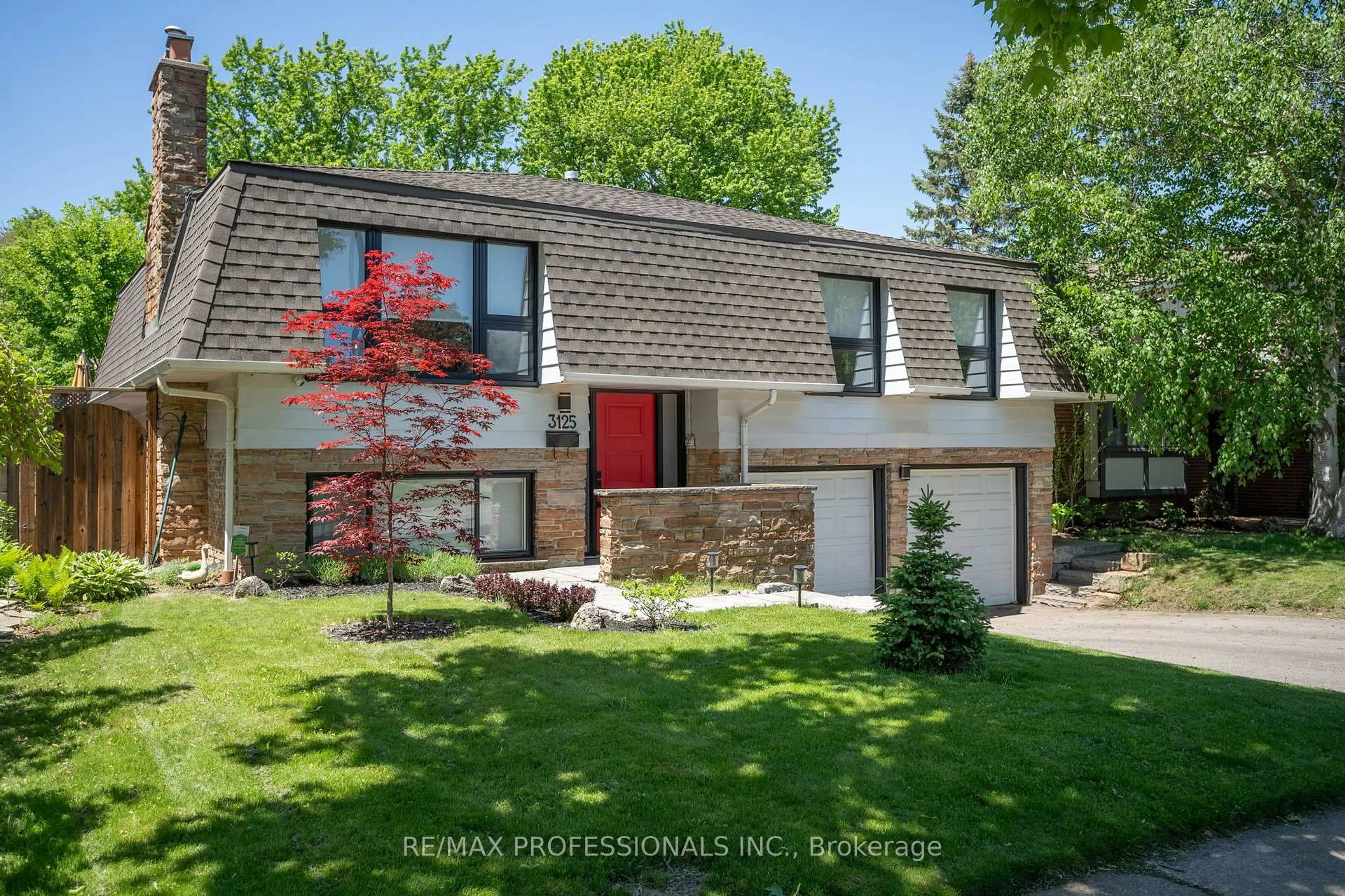 Home with brick exterior material, street for 3125 Riverview St, Oakville Ontario L6L 5J6