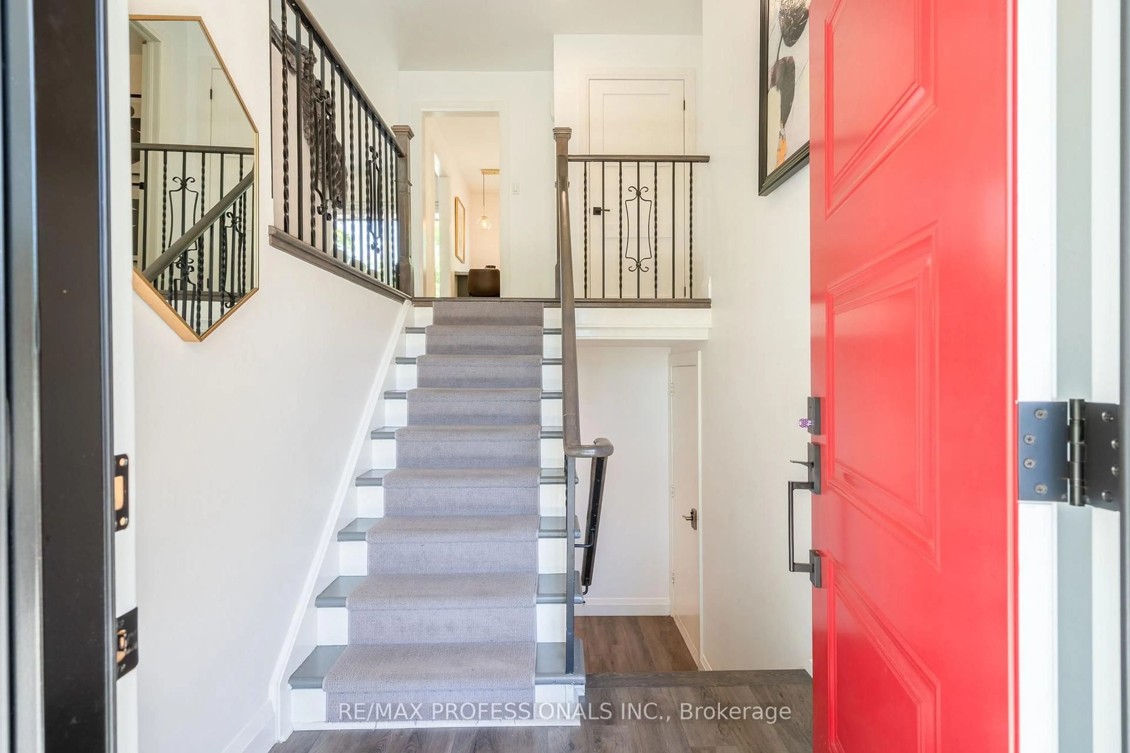 Indoor entryway for 3125 Riverview St, Oakville Ontario L6L 5J6