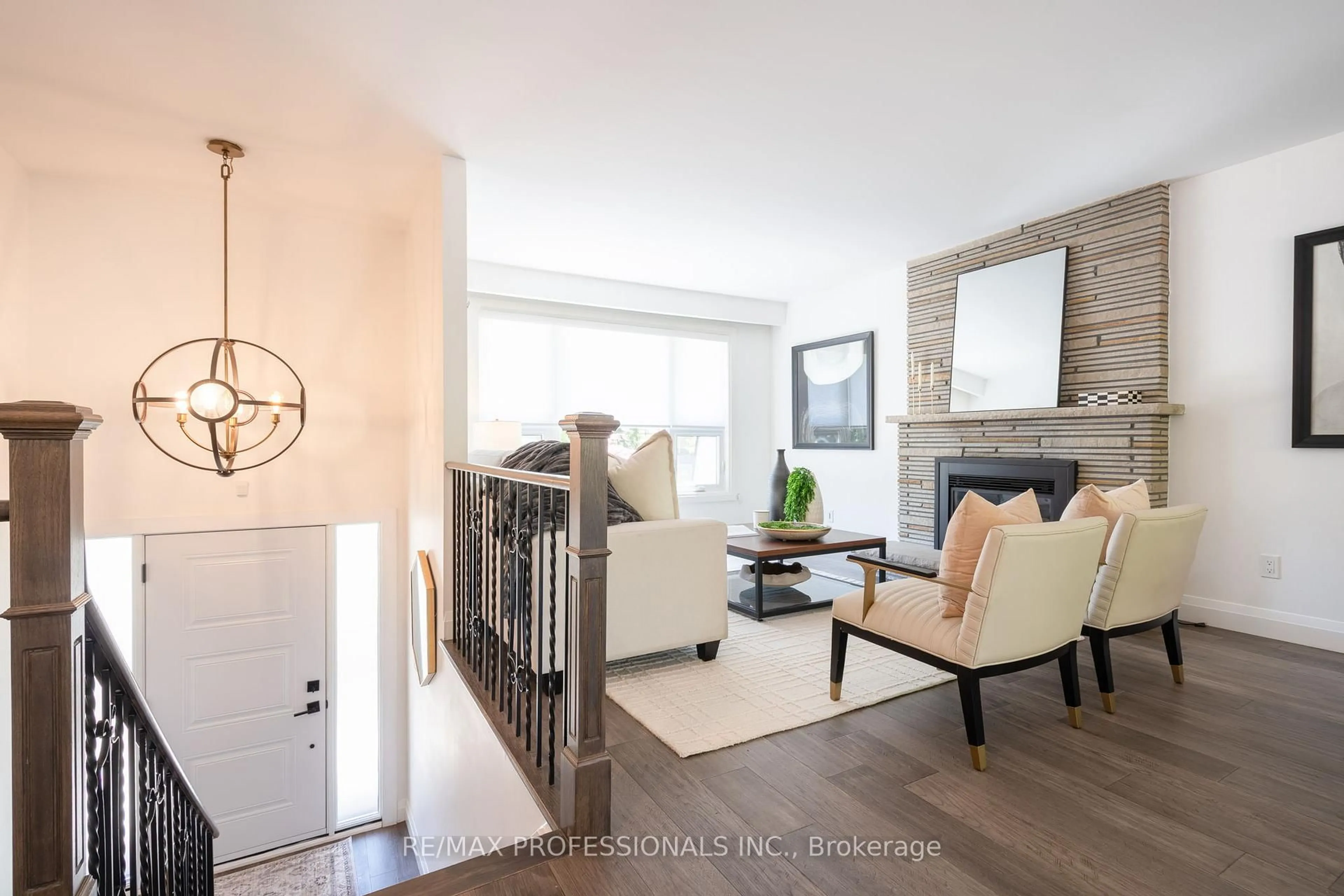 Living room with furniture, unknown for 3125 Riverview St, Oakville Ontario L6L 5J6