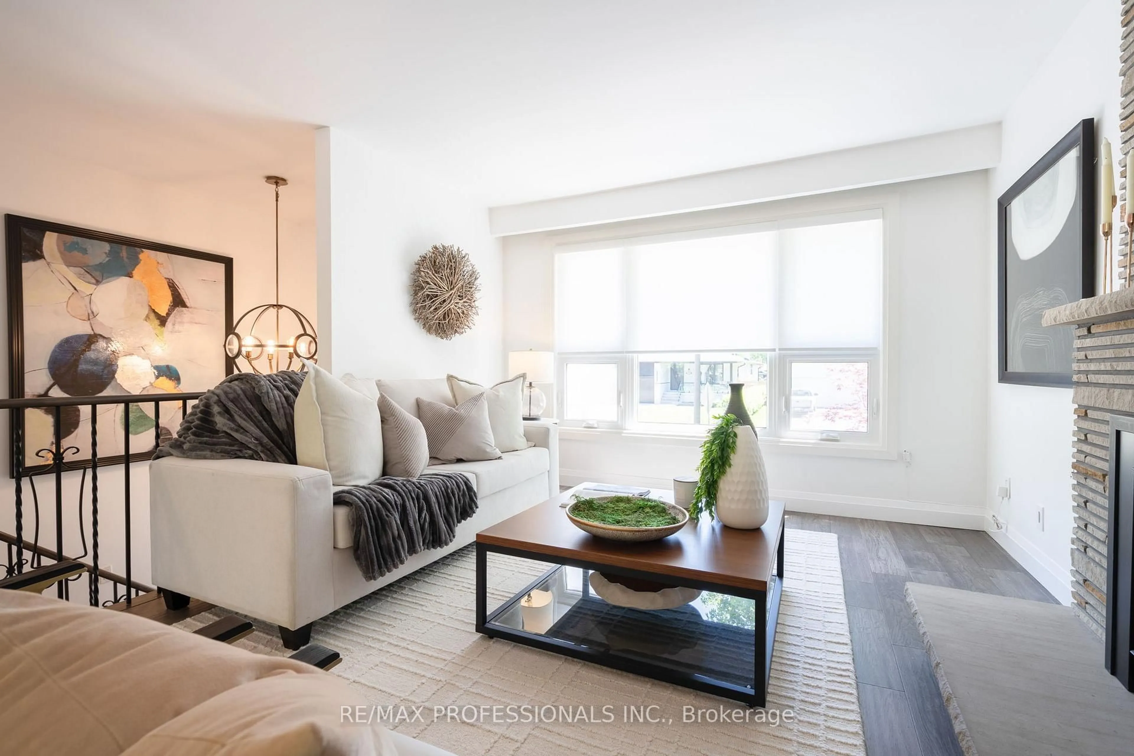 Living room with furniture, unknown for 3125 Riverview St, Oakville Ontario L6L 5J6