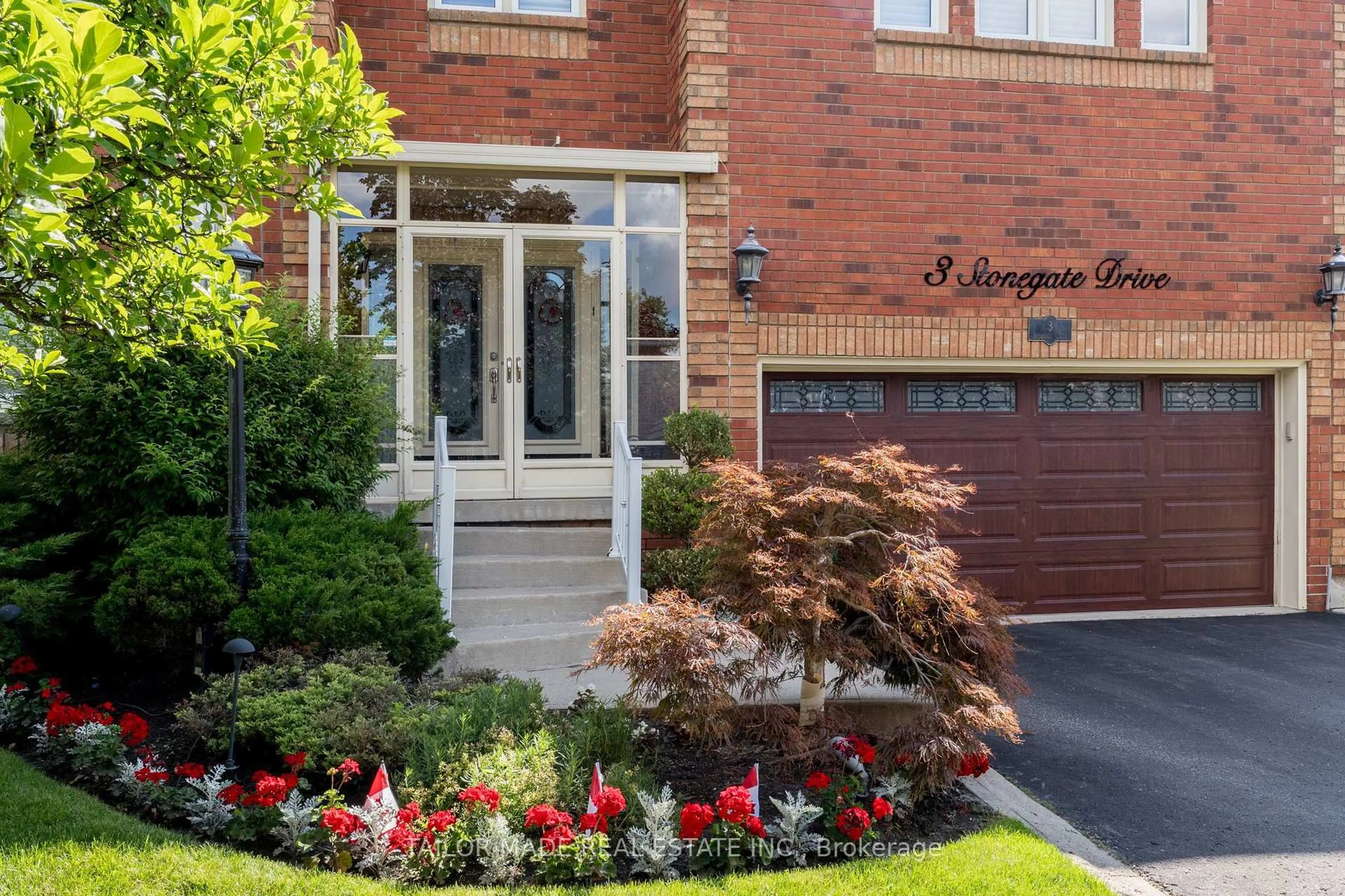 Unknown for 3 Stonegate Dr, Brampton Ontario L6Z 3L7