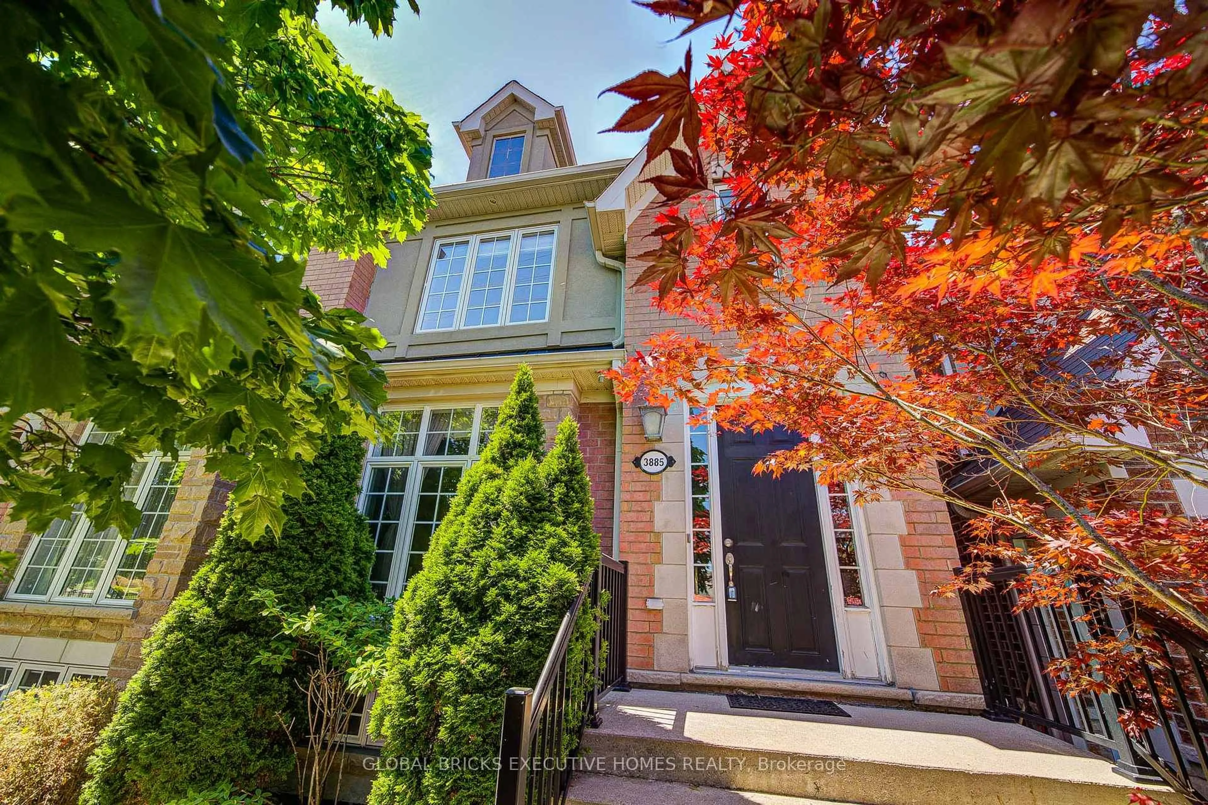 Home with brick exterior material, street for 3885 Eglinton Ave, Mississauga Ontario L5M 7Z7