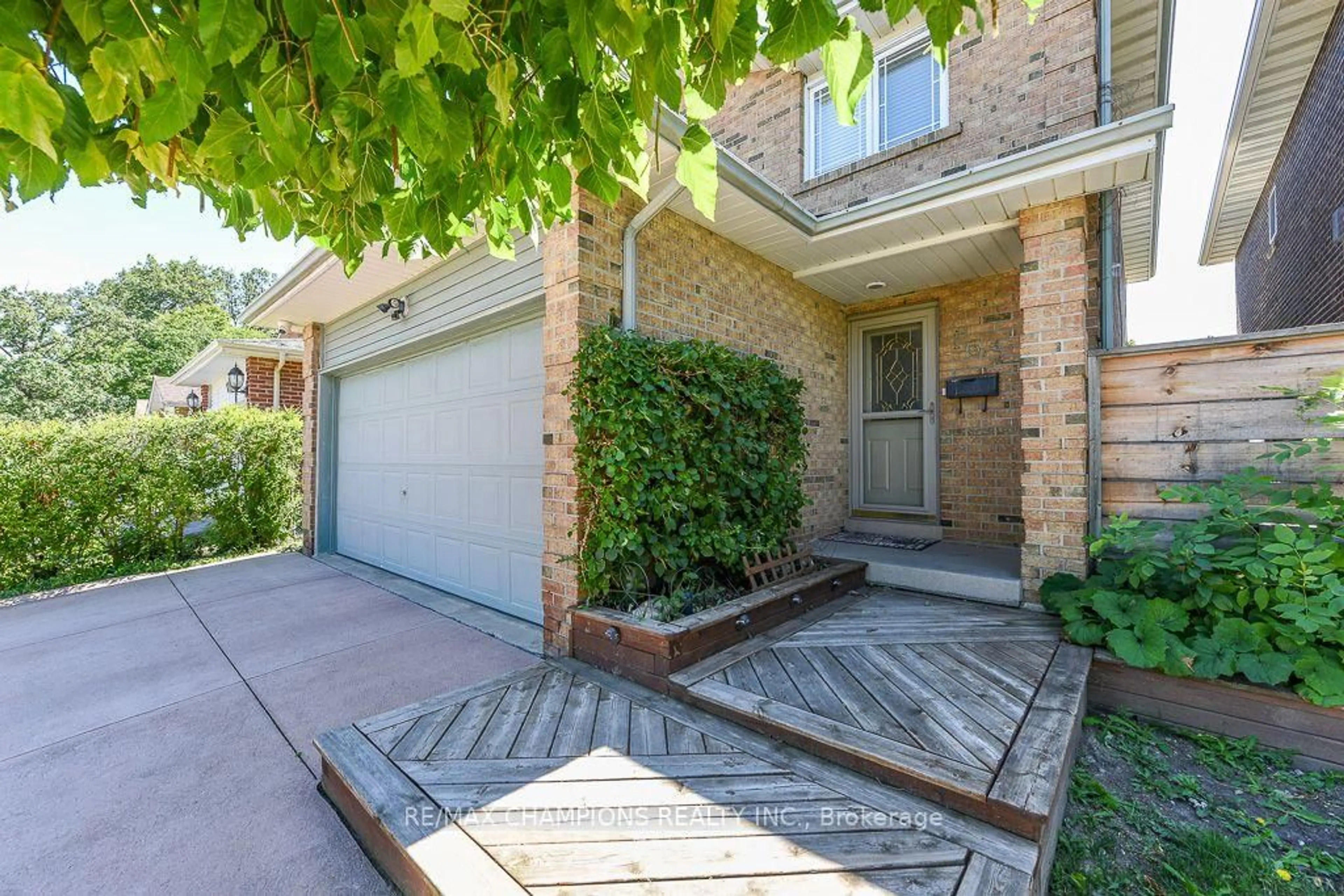 Home with brick exterior material, street for 163 Simmons Blvd, Brampton Ontario L6V 3Y2