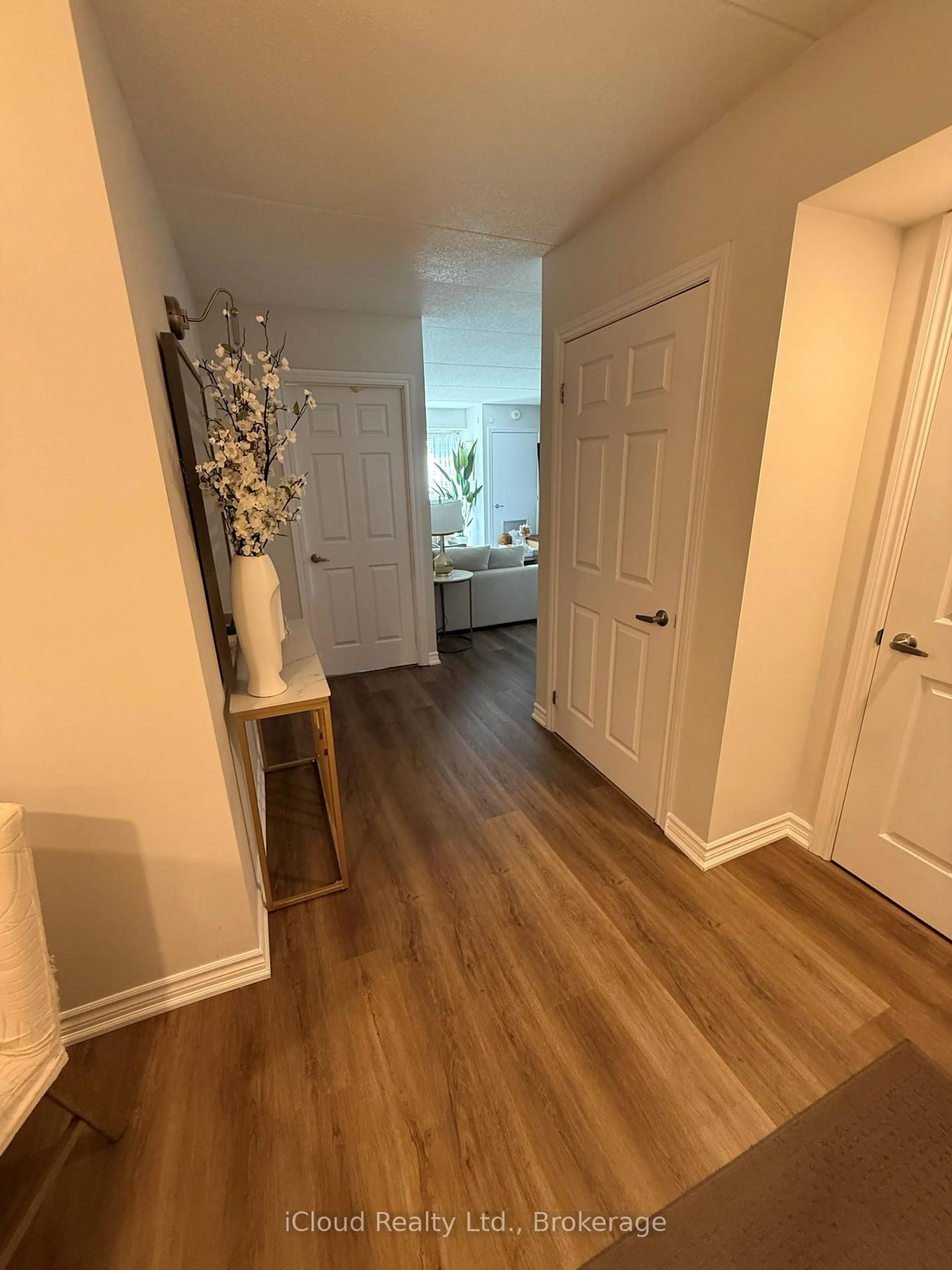 Unknown for 716 Main St #210, Milton Ontario L9T 3P6