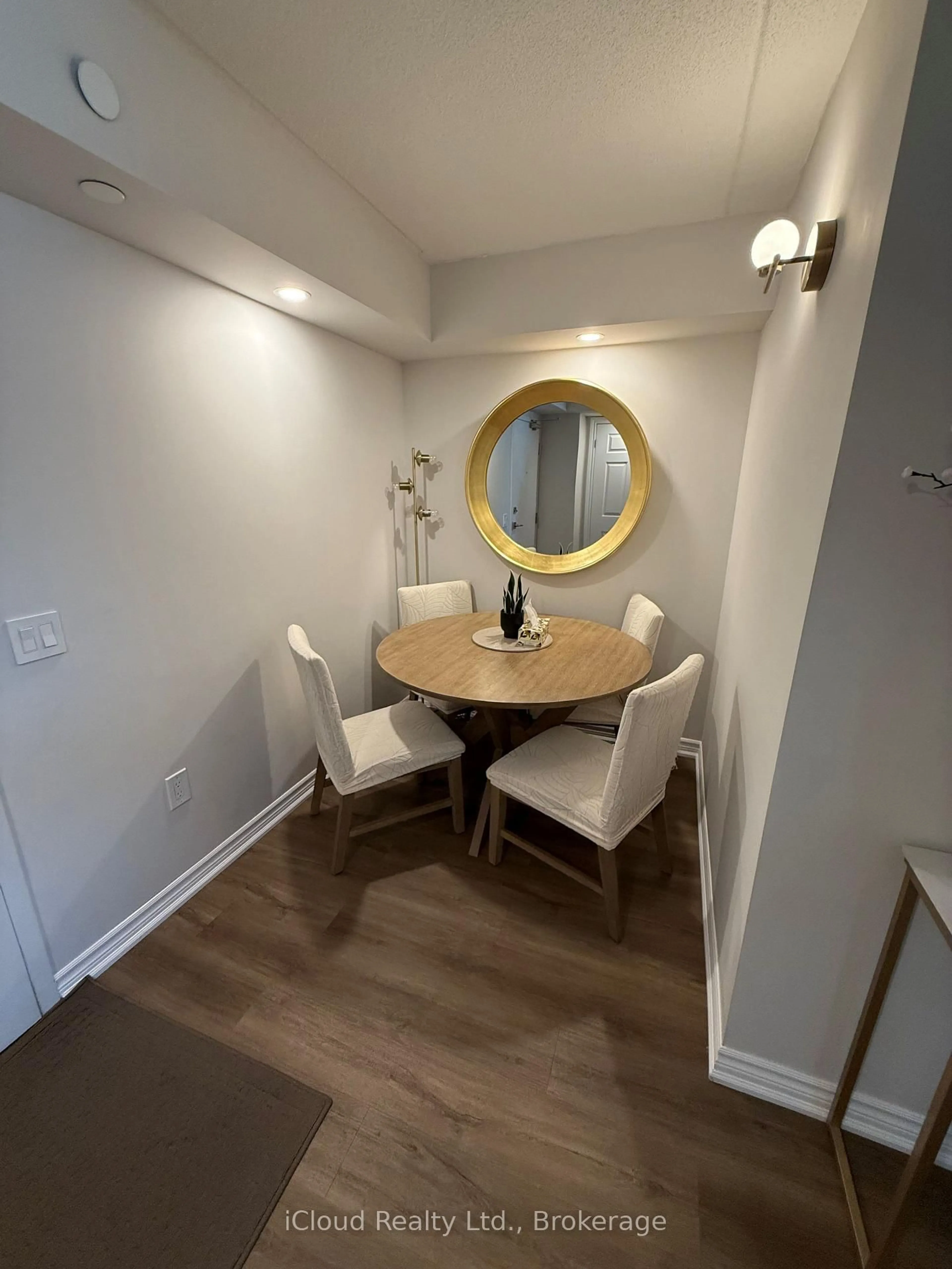 Dining room, unknown for 716 Main St #210, Milton Ontario L9T 3P6