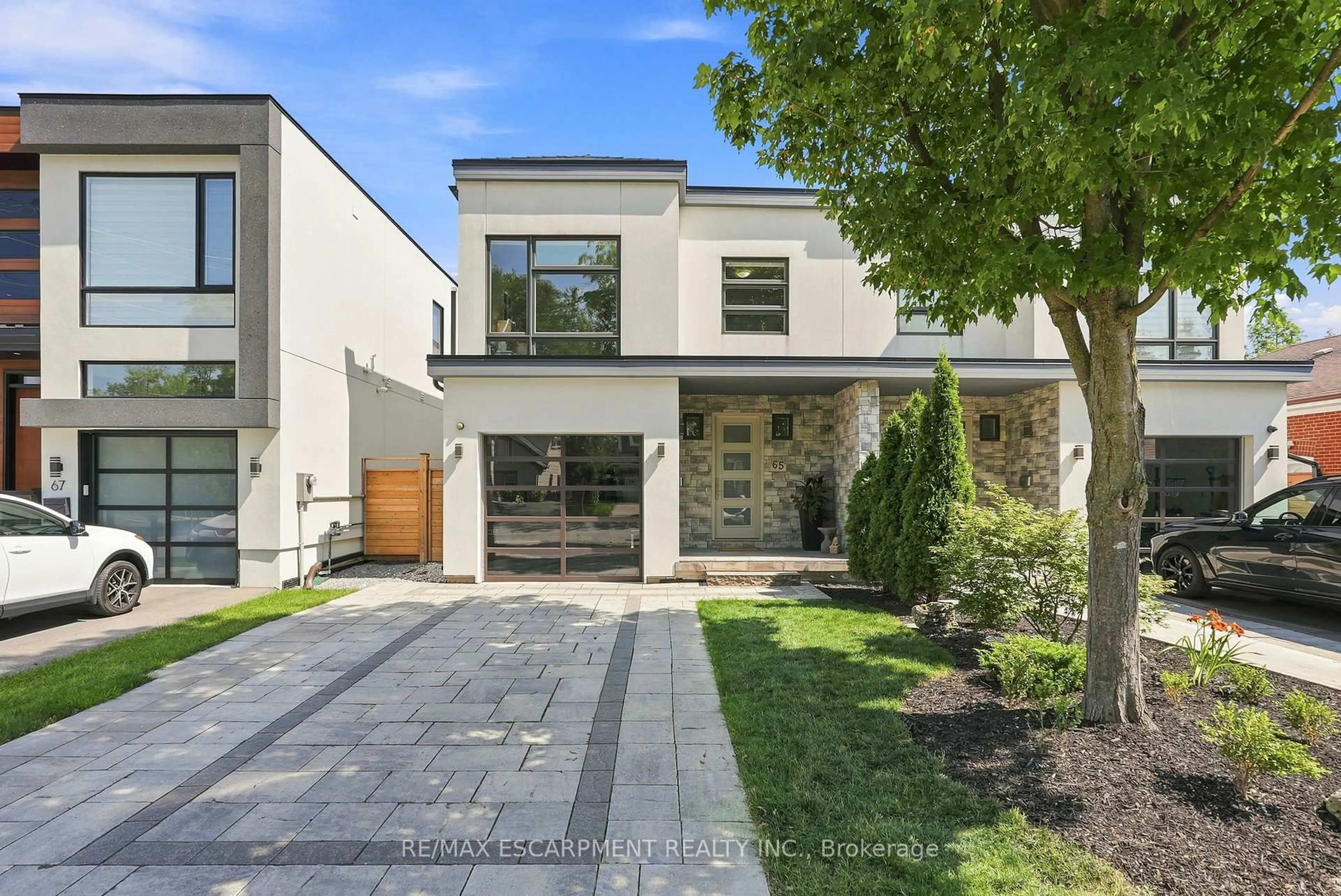 Home with brick exterior material, street for 65 Forest Ave, Mississauga Ontario L5G 1L3