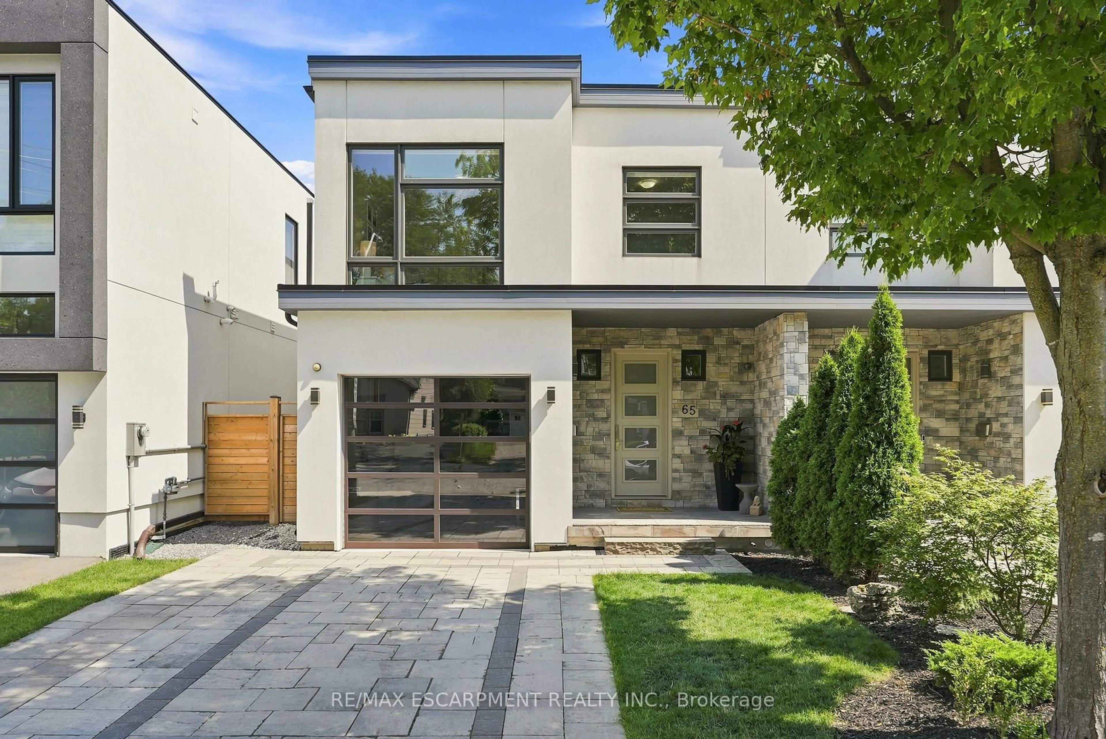 Home with brick exterior material, street for 65 Forest Ave, Mississauga Ontario L5G 1L3