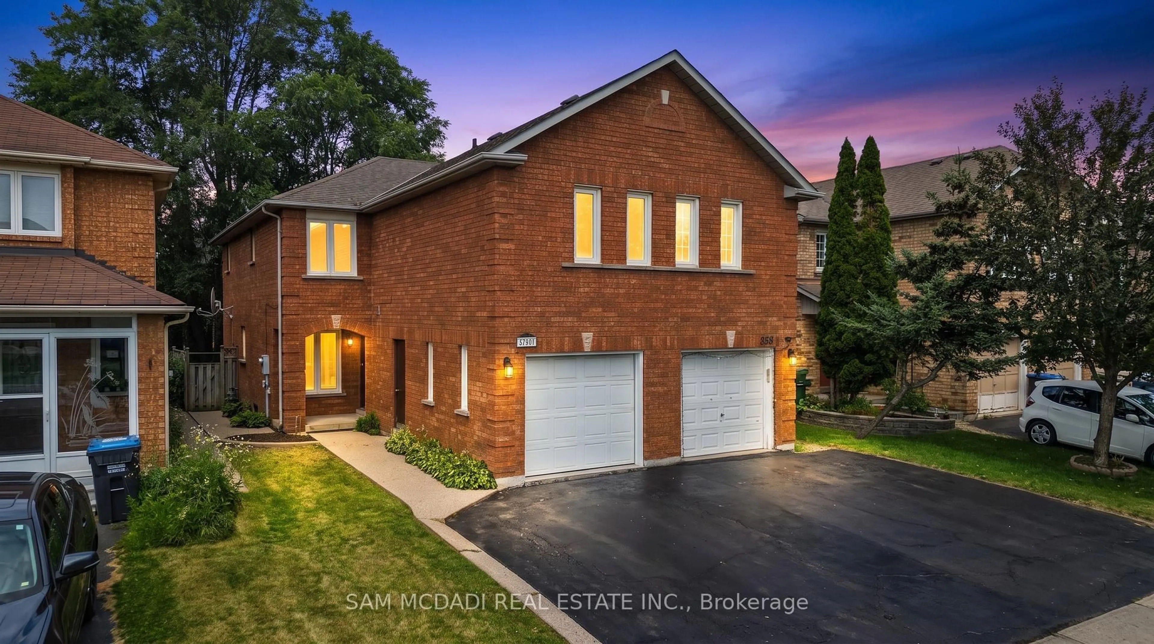 Home with brick exterior material, street for 3847 Densbury Dr, Mississauga Ontario L5N 6Z3