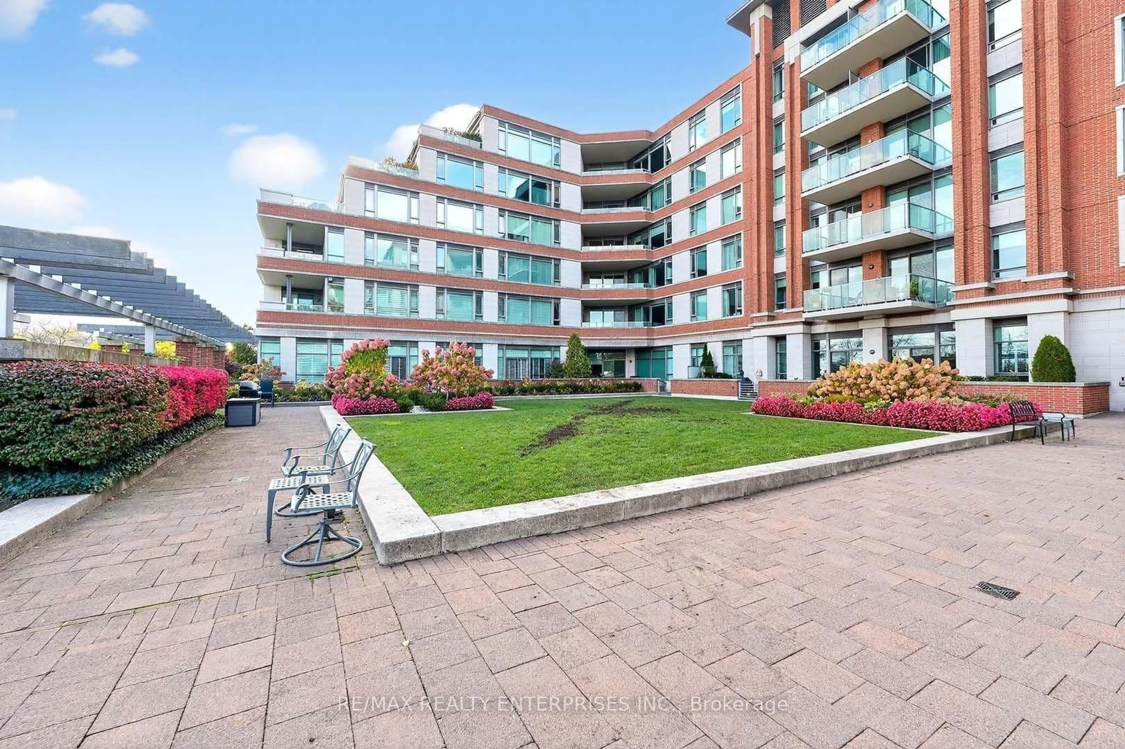 Patio, building for 65 Port St #503, Mississauga Ontario L5G 4V3