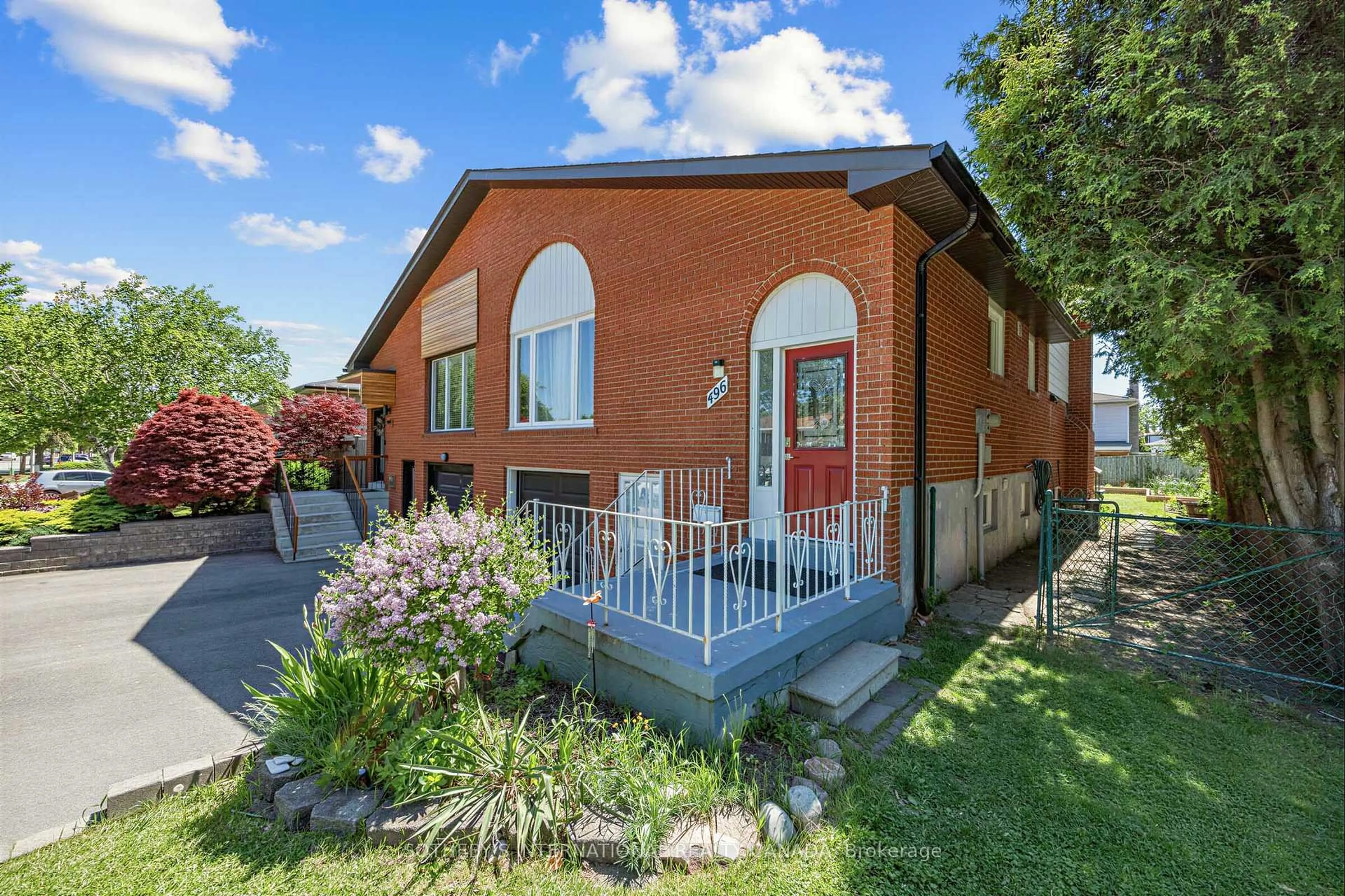 Home with brick exterior material, street for 496 Fendalton St, Mississauga Ontario L5B 2L9