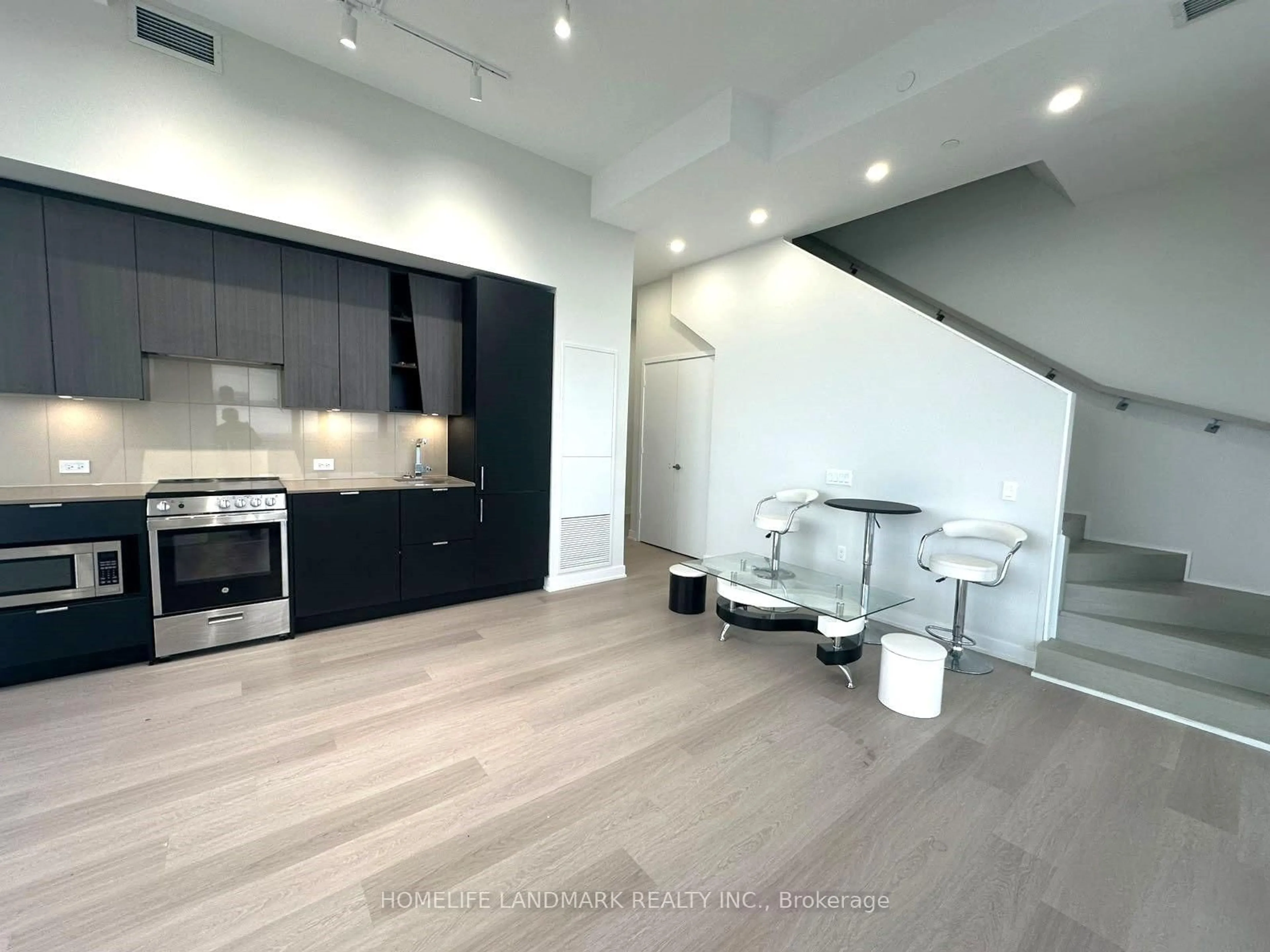 Open concept kitchen, unknown for 3883 Quartz Rd #6005, Mississauga Ontario L5B 0M4