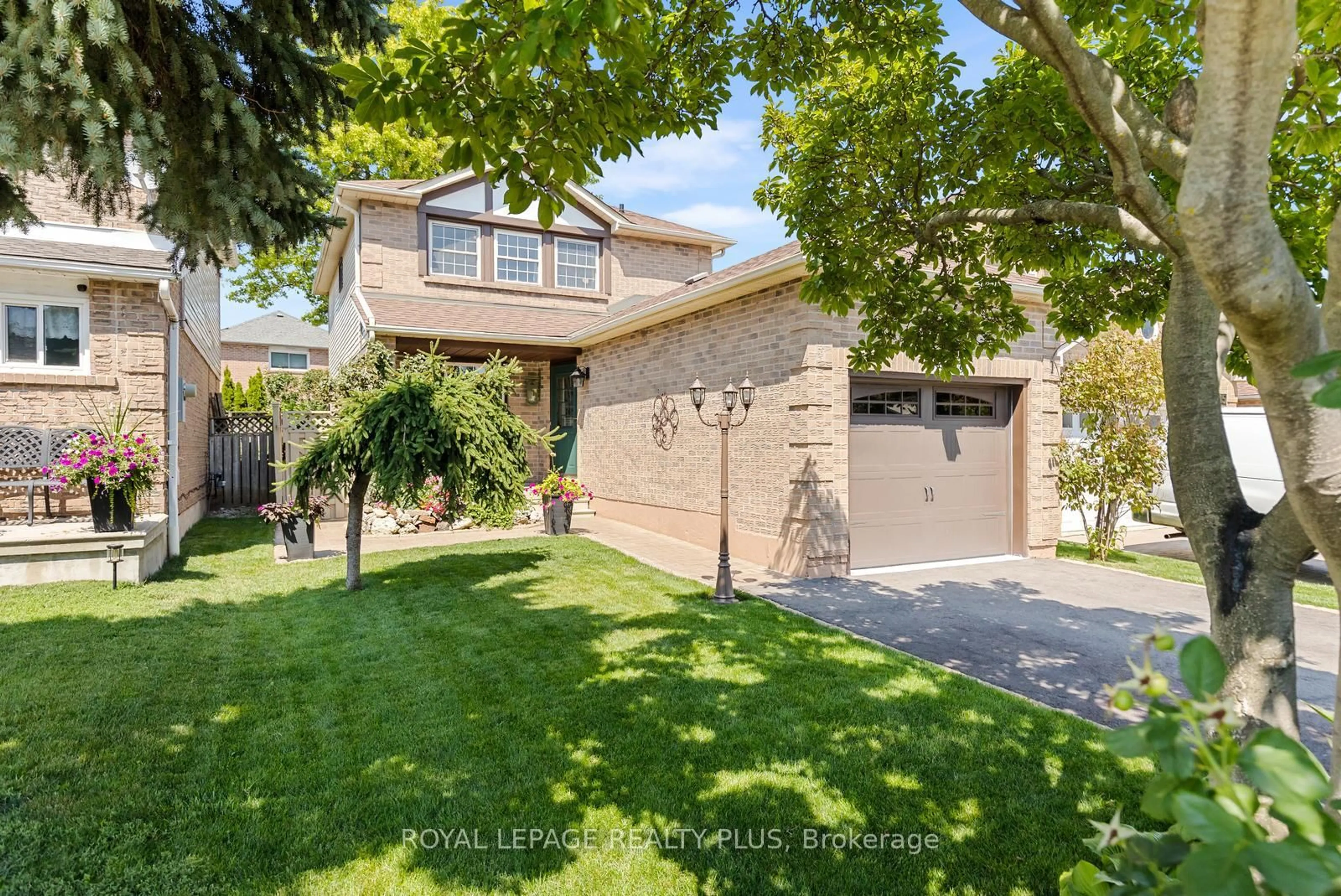 Home with brick exterior material, street for 3189 Coldstream Rd, Mississauga Ontario L5L 5J7