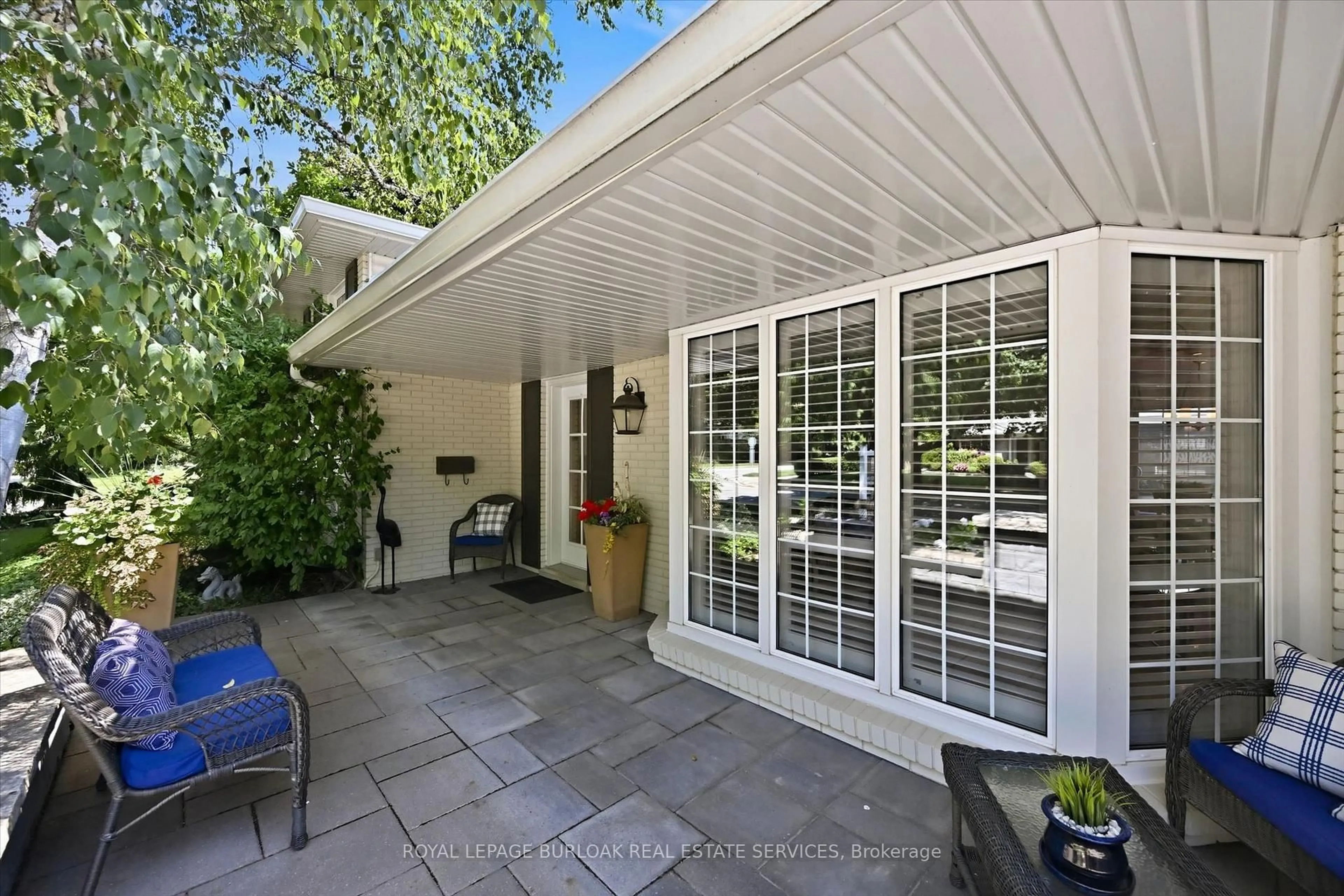 Patio, street for 3462 Regal Rd, Burlington Ontario L7N 1L8