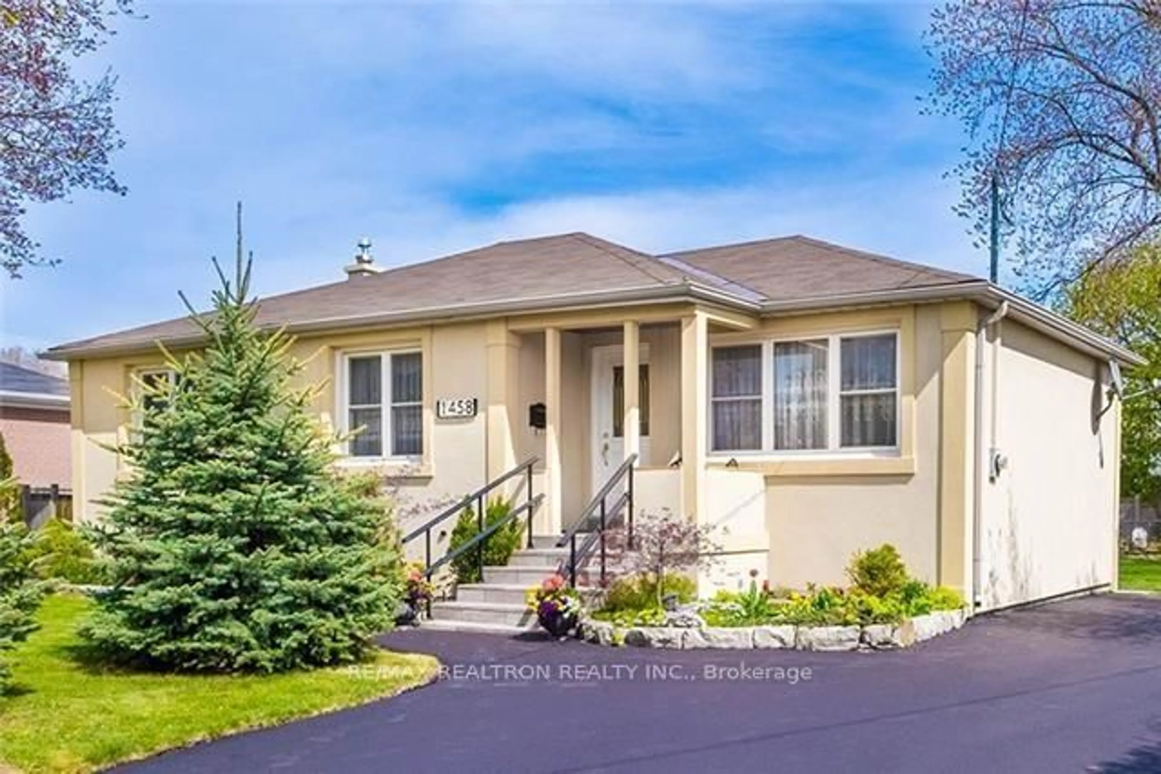 Home with vinyl exterior material, street for 1458 Bridge Rd, Oakville Ontario L6L 2E1