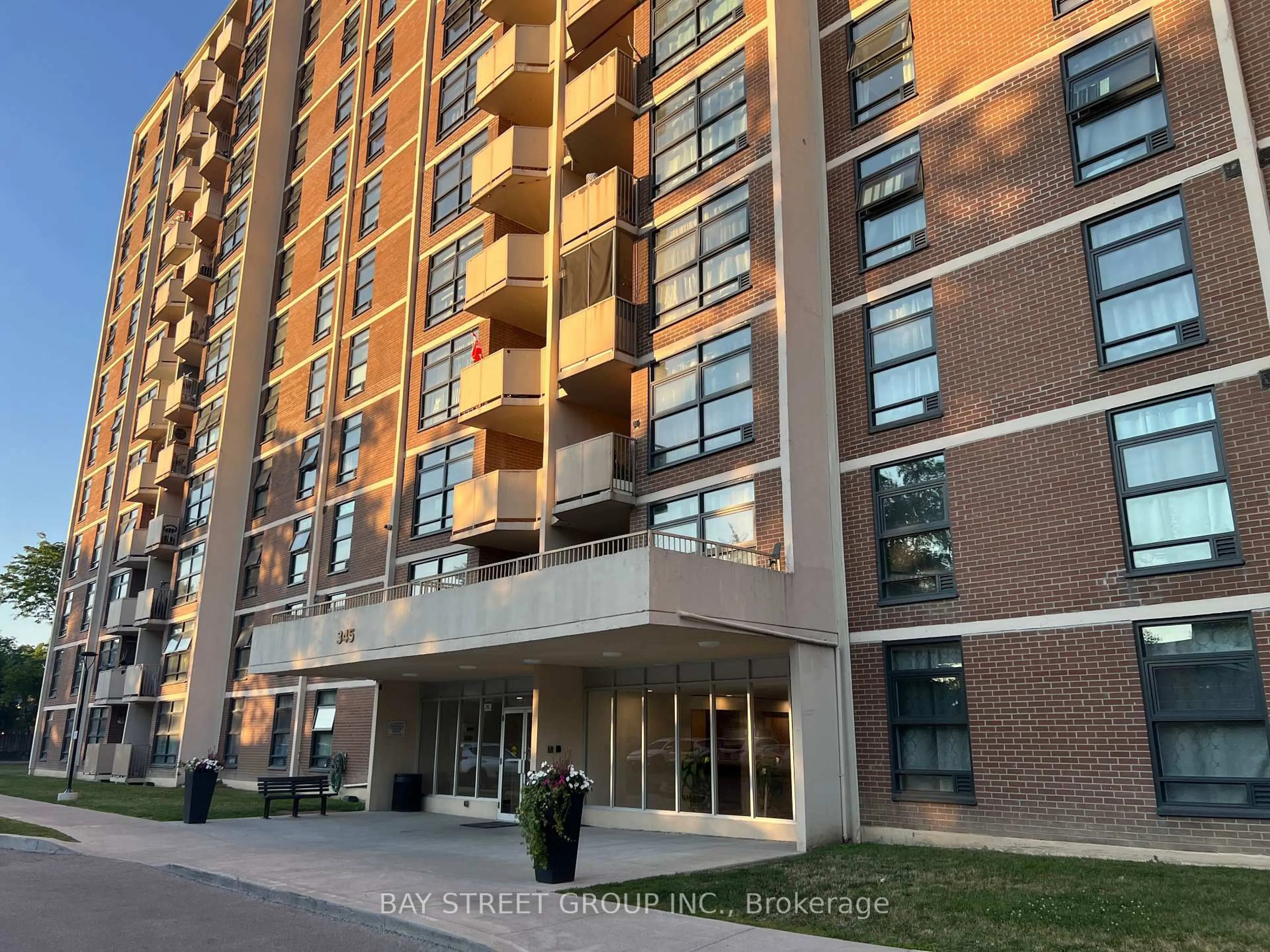 Unknown for 345 Driftwood Ave #904, Toronto Ontario M3N 2P4