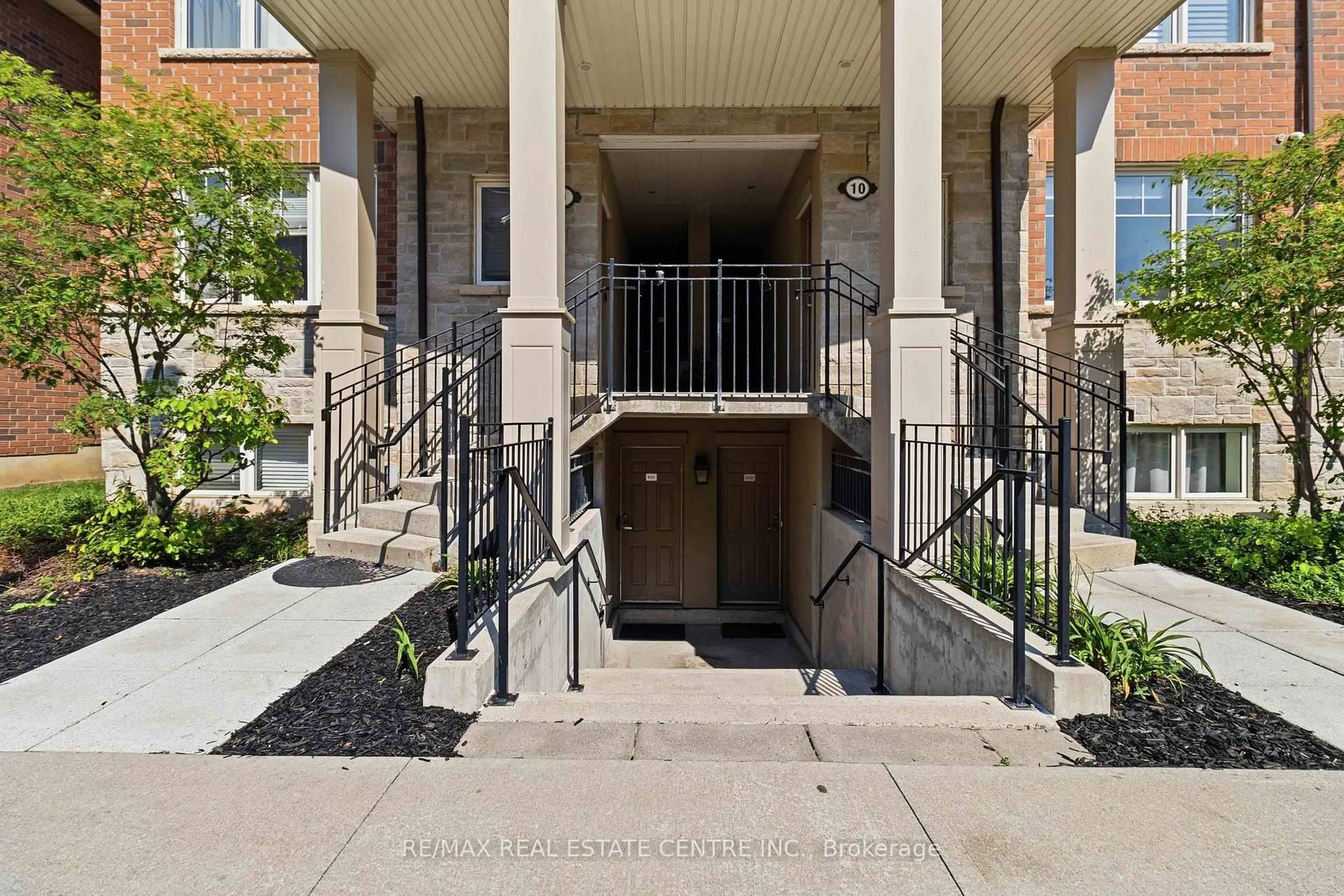 Unknown for 2420 Baronwood Dr #9-01, Oakville Ontario L6M 0X6