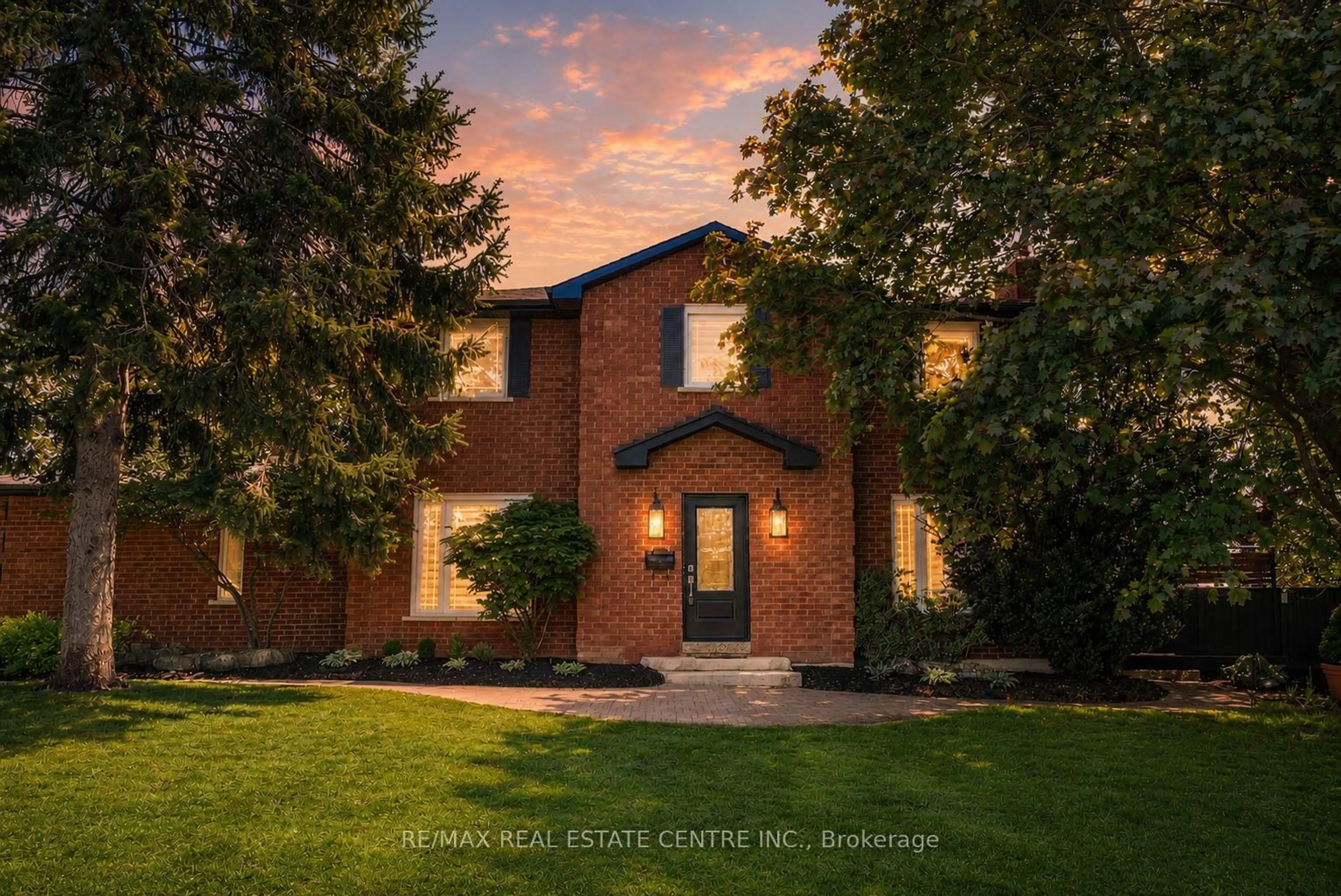 Home with brick exterior material, street for 436 College Ave, Orangeville Ontario L9W 4H2