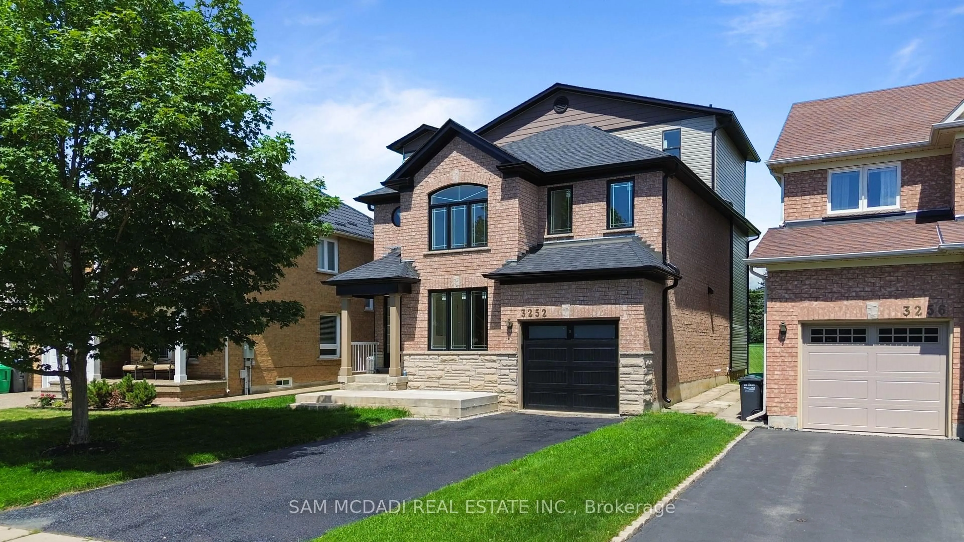 Home with brick exterior material, street for 3252 Hunters Glen, Mississauga Ontario L5N 8M3